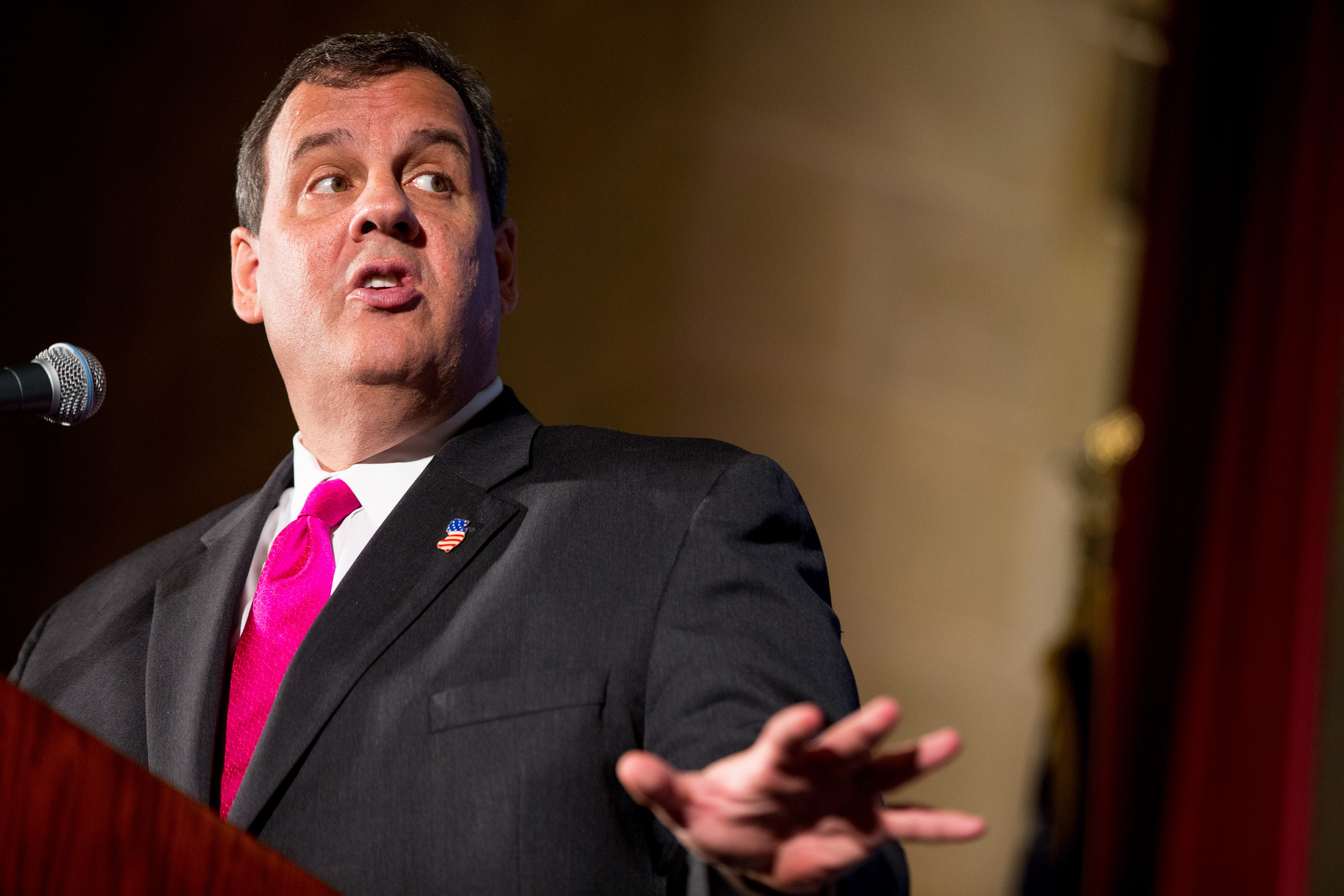 Christie faults GOP for sounding unwelcoming to Latinos