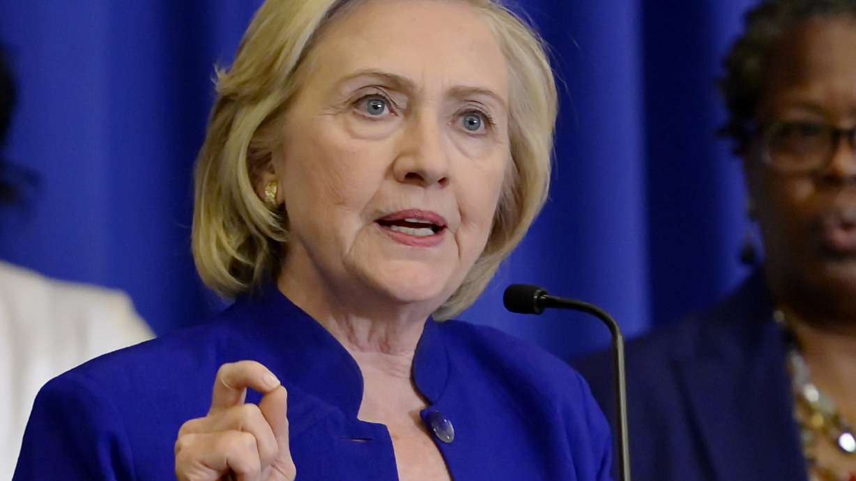 With memories of mom, Clinton seeks reintroduction to voters