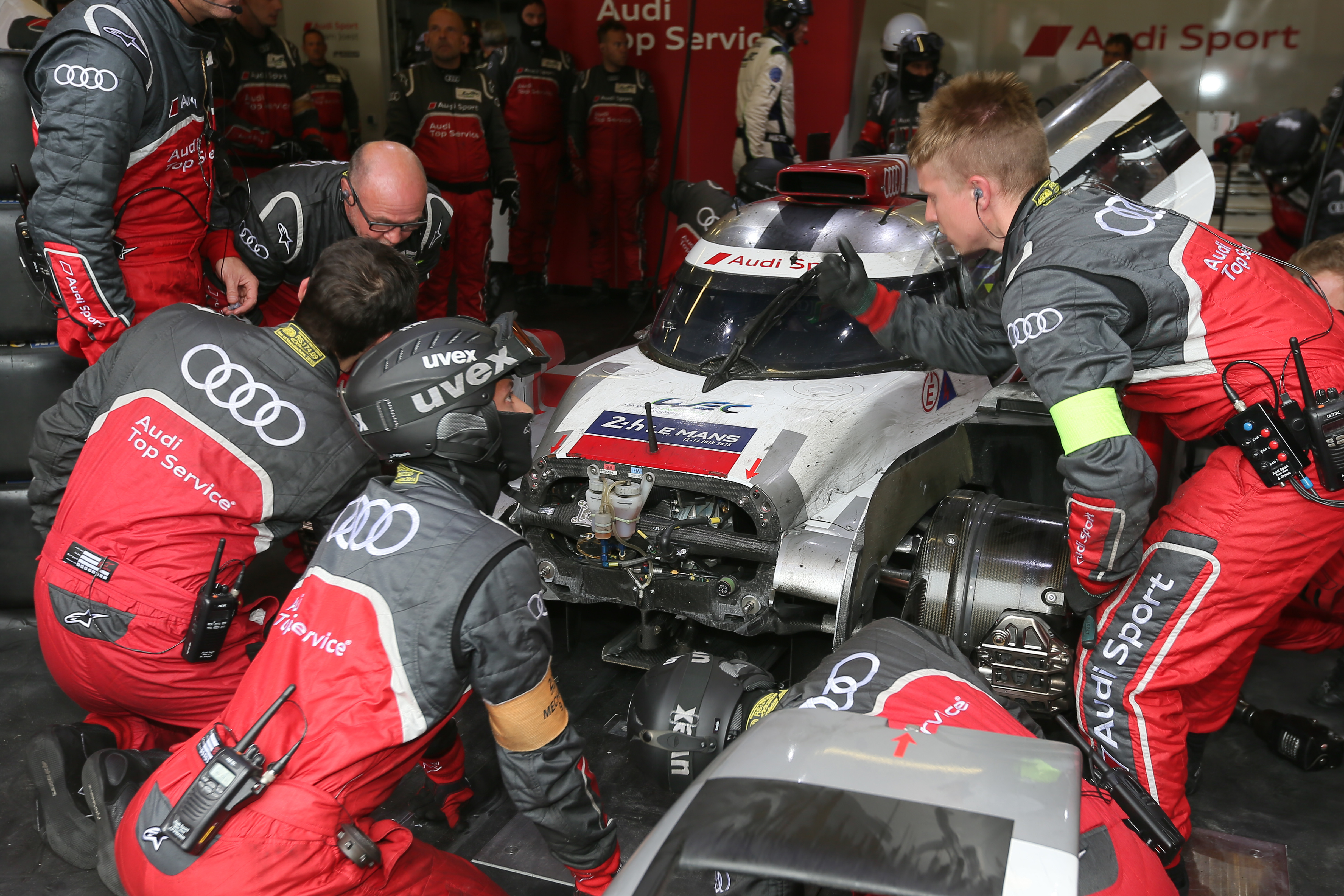Porsche wins the 24 Hours Le Mans race for record 17th time