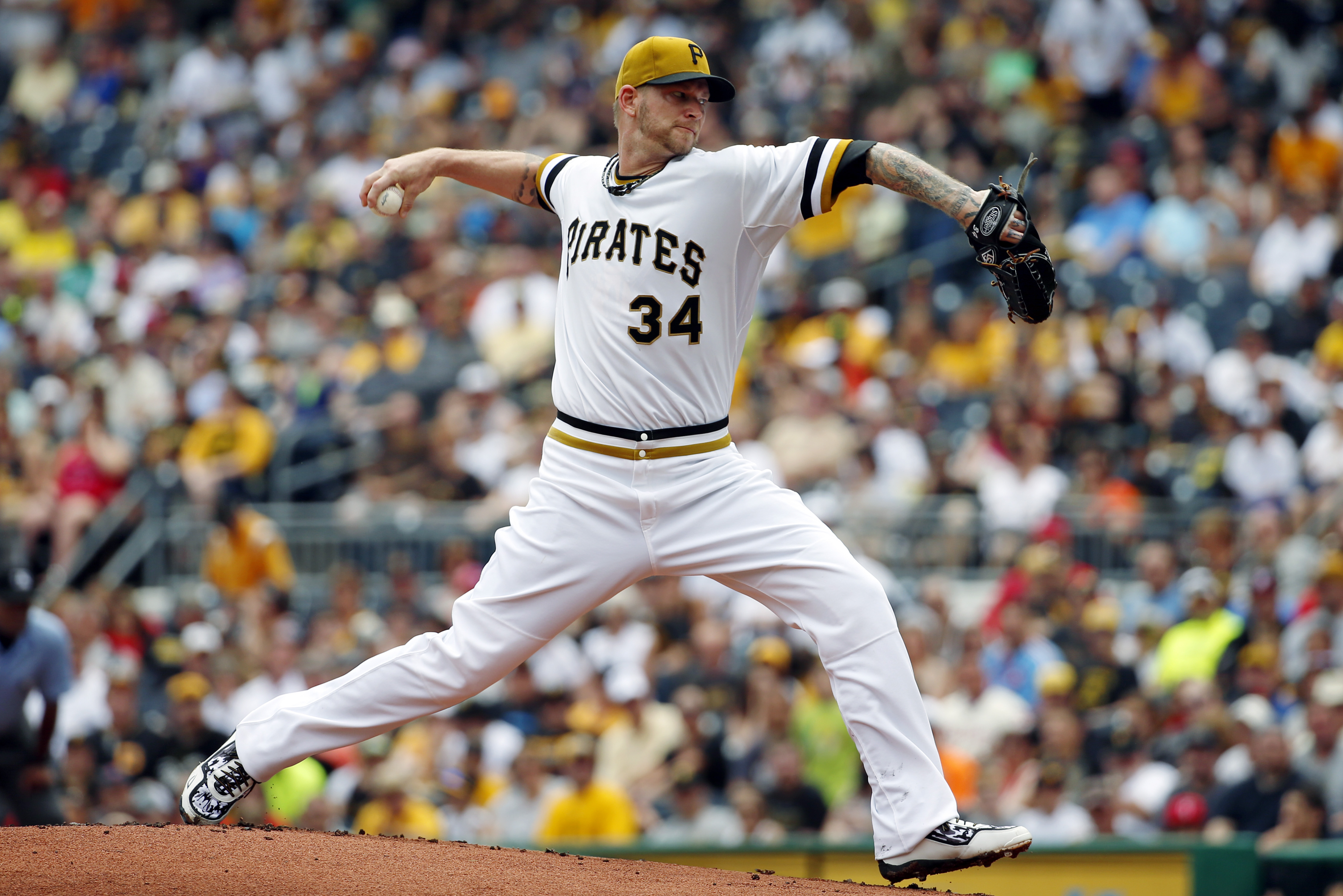 Pirates sweep Phillies with 1-0 win in 11 innings