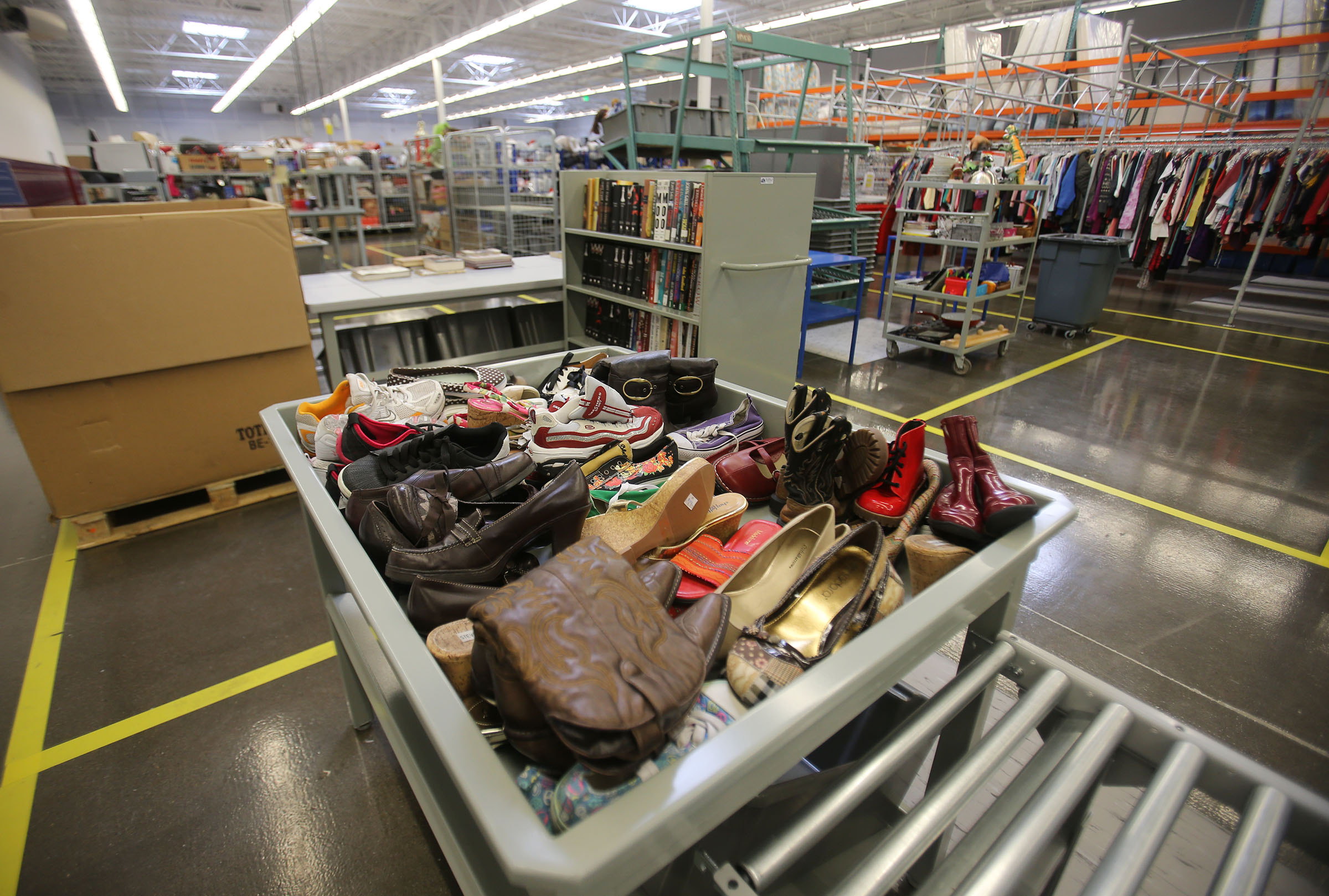 Military mortar found among donations by D.I. employee