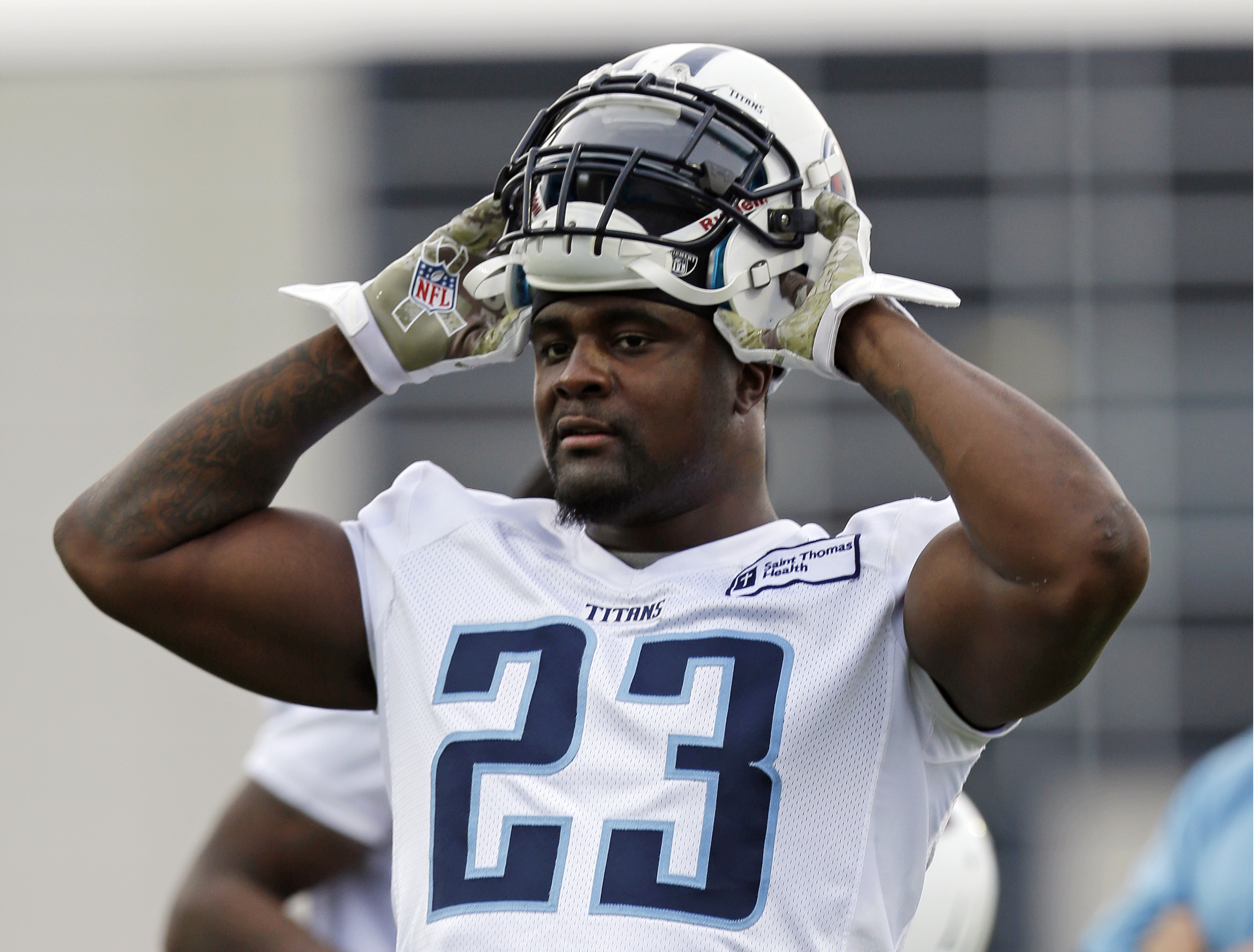 Titans release Shonn Greene, choose youth at running back