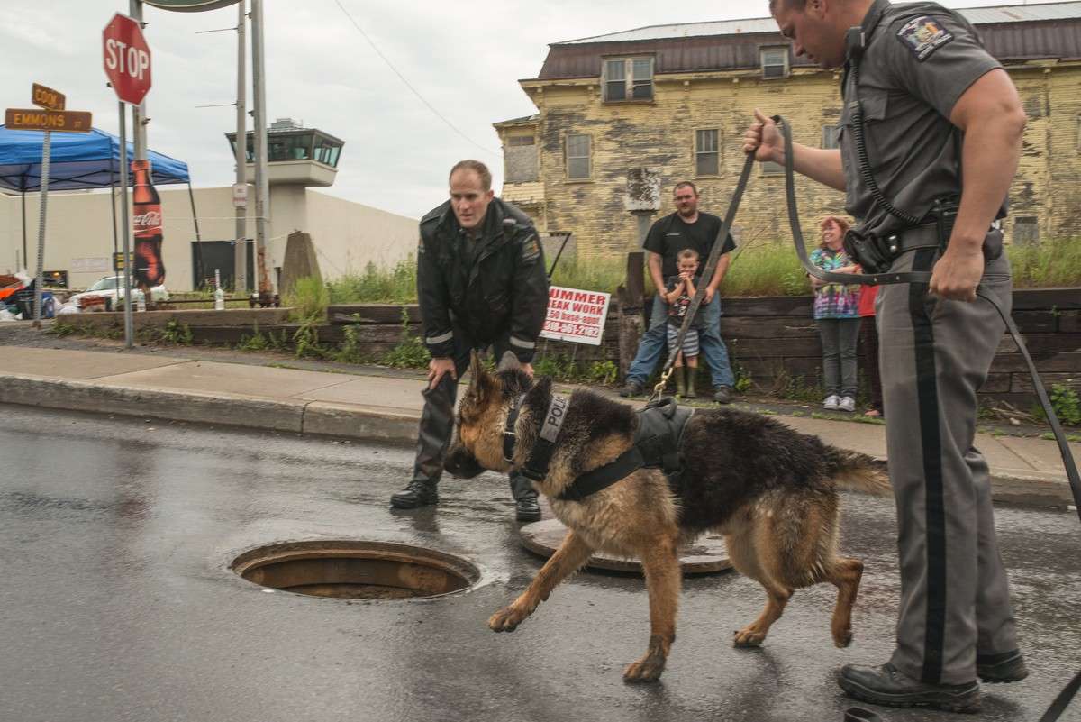 Police search Dannemora, New York and the surrounding area following the escape of Richard Matt and David Sweat from Clinton Correctinoal Facility on June 6, 2015. (Damian Battinelli, Damian Battinelli)