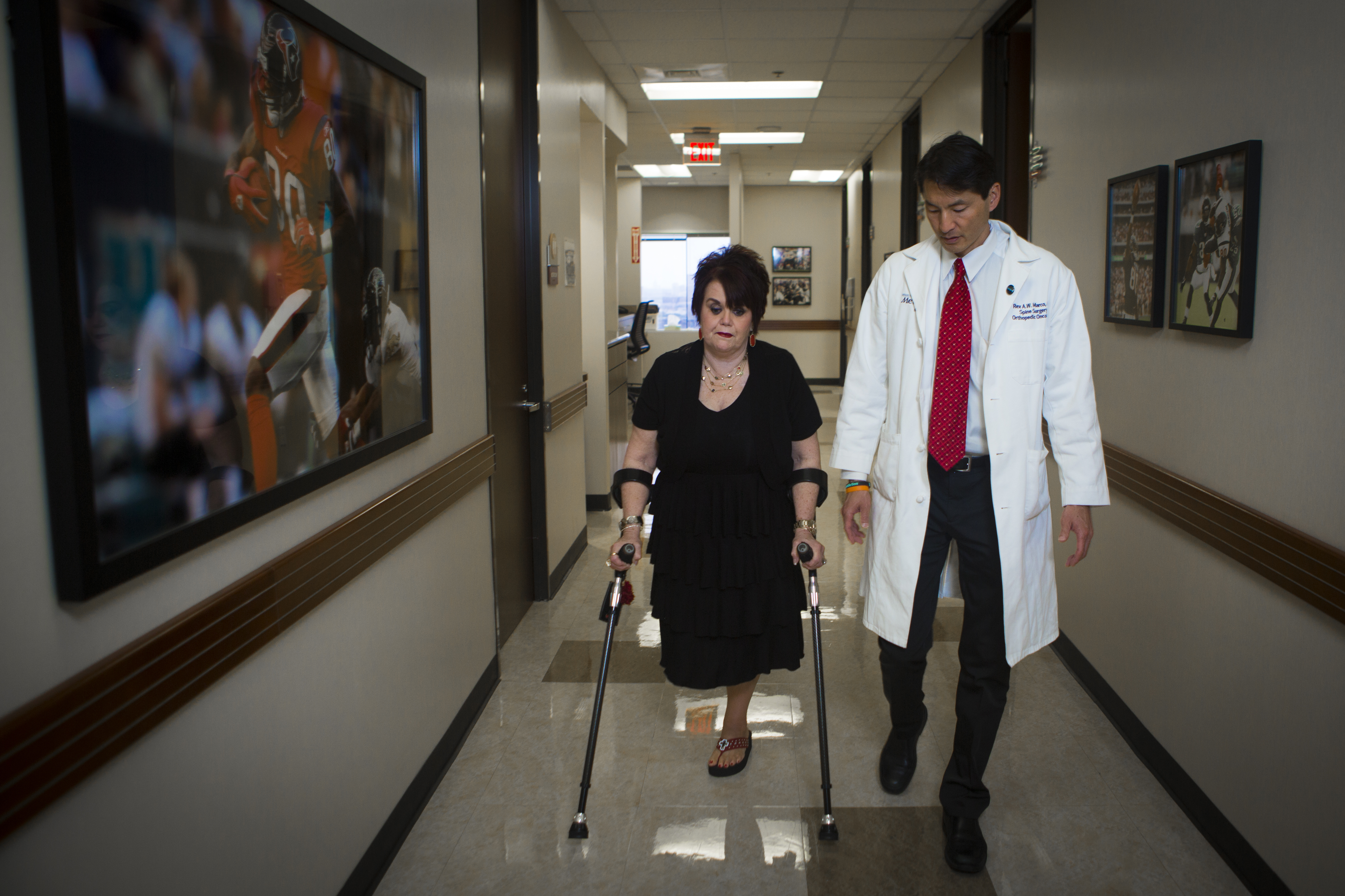 Amputee with 'too much to live for' helps others