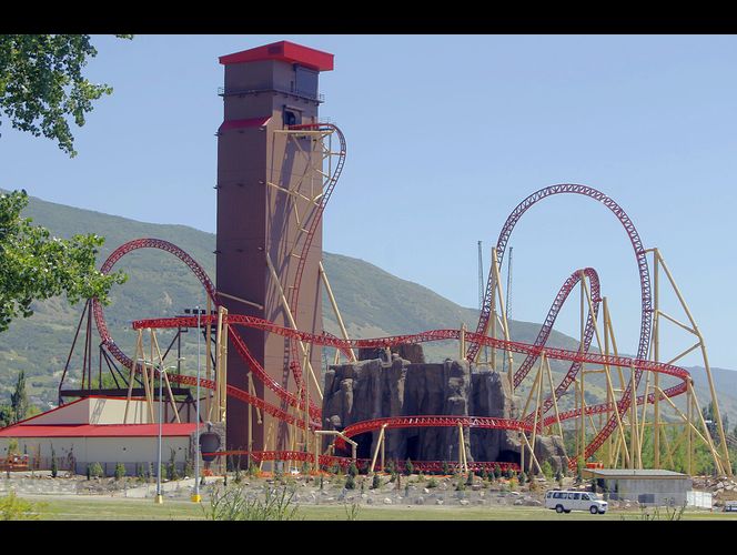 Lagoon no inaugura Cannibal, su nueva montaña rusa, y los rumores de su inseguridad corren
