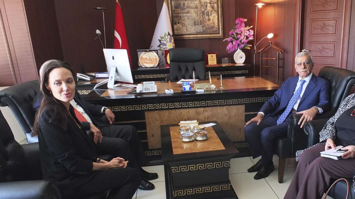 Angelina Jolie: We're living in era of 'mass displacement'