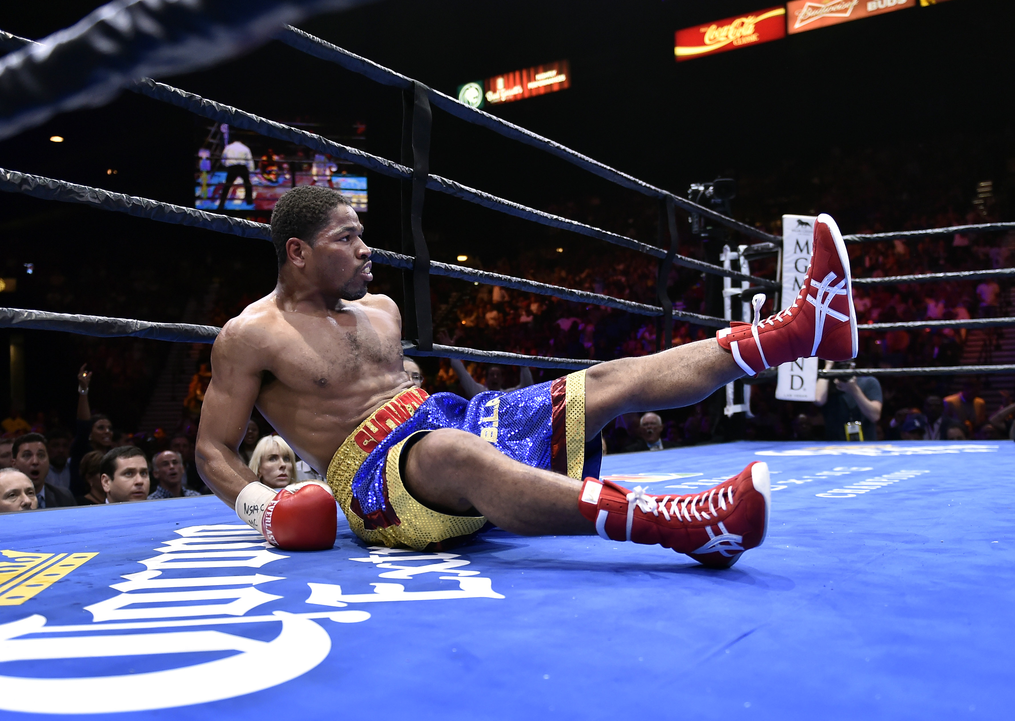Porter wins decision against Broner