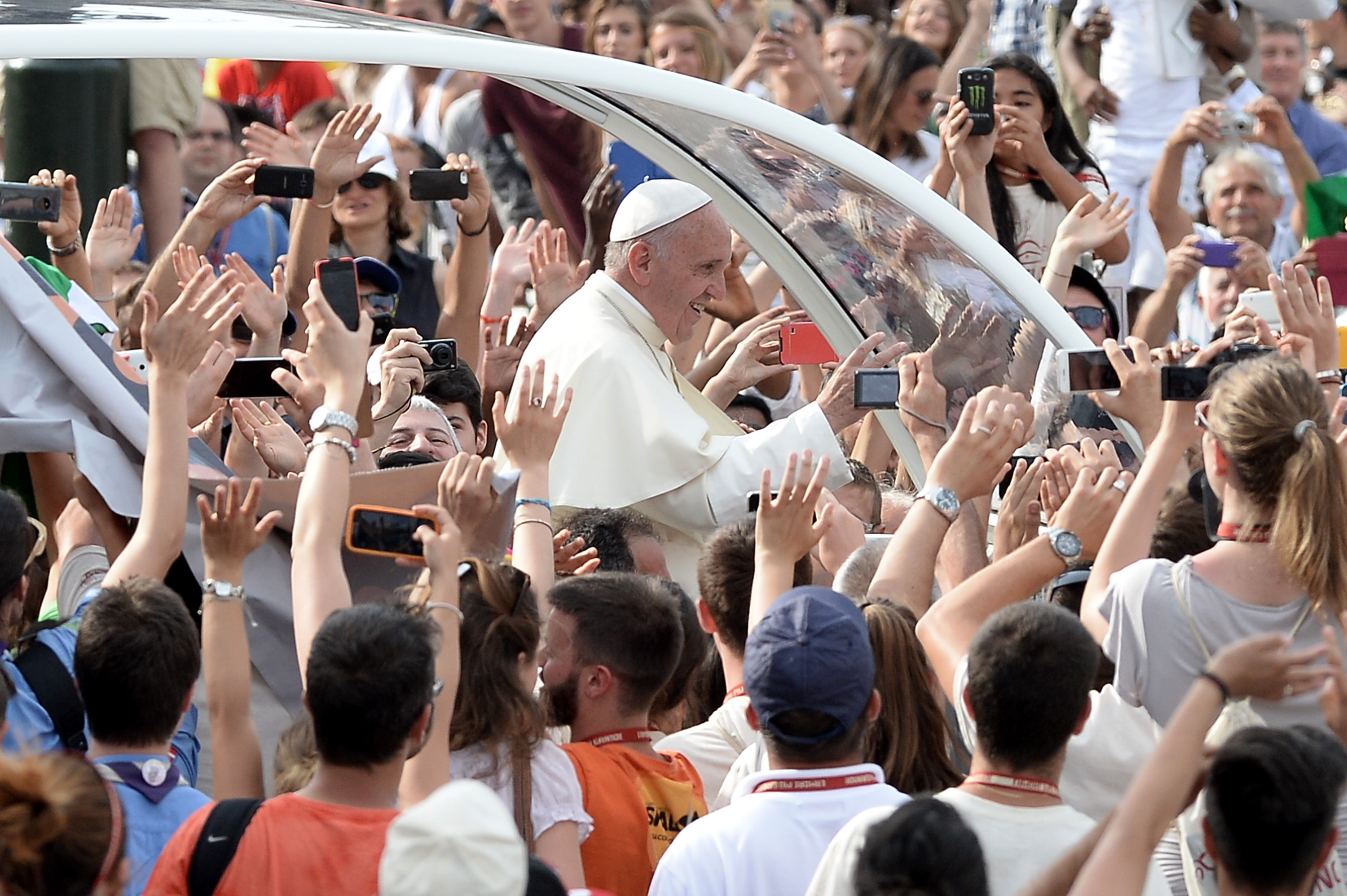 Pope: Forgive Catholic persecution of evangelical Christians