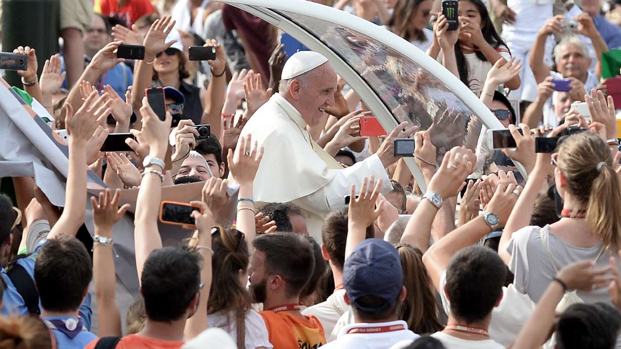 Pope: Forgive Catholic persecution of evangelical Christians