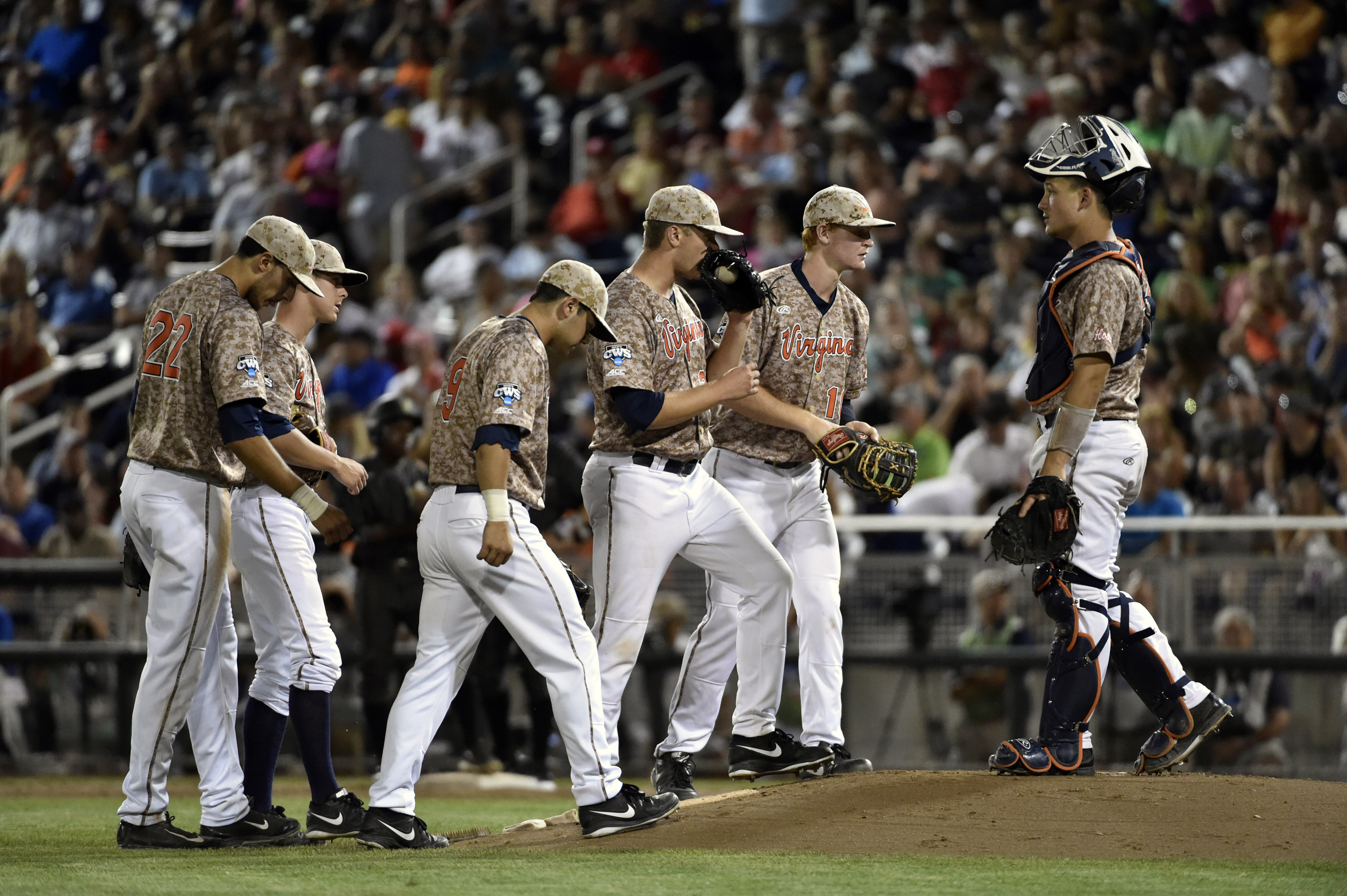 Vandy holds Virginia to 4 hits, wins CWS finals opener 5-1