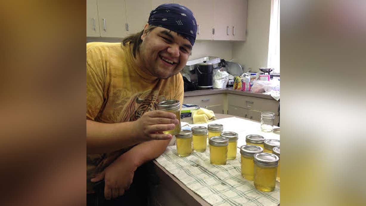 Former homeless man employs homeless people at nonprofit kitchen