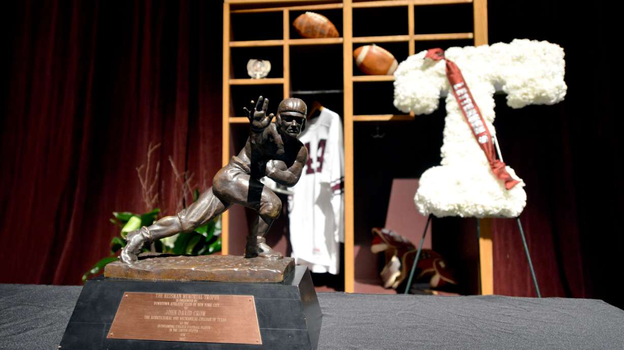 Hundreds gather to pay tribute to A&M Heisman Trophy-winner