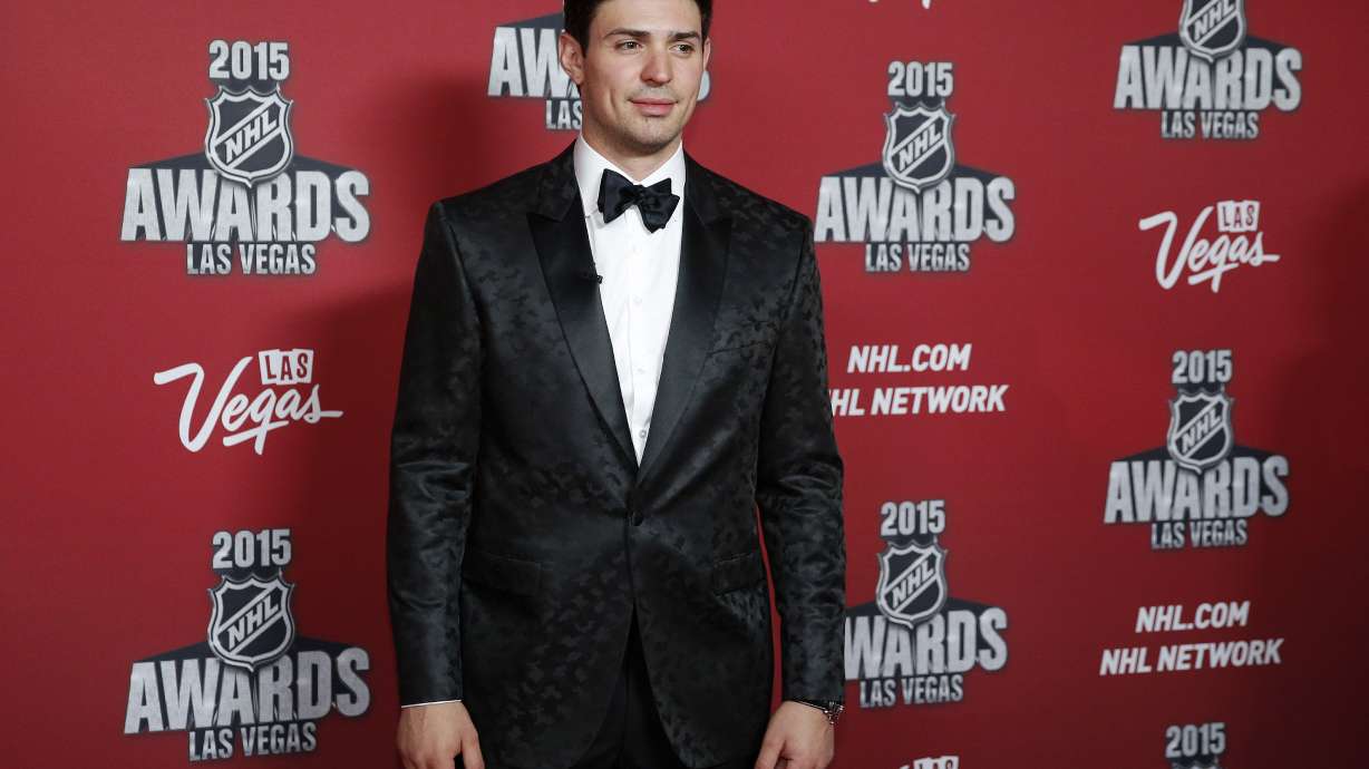 Carey Price wins Hart, Vezina, Lindsay honors at NHL Awards
