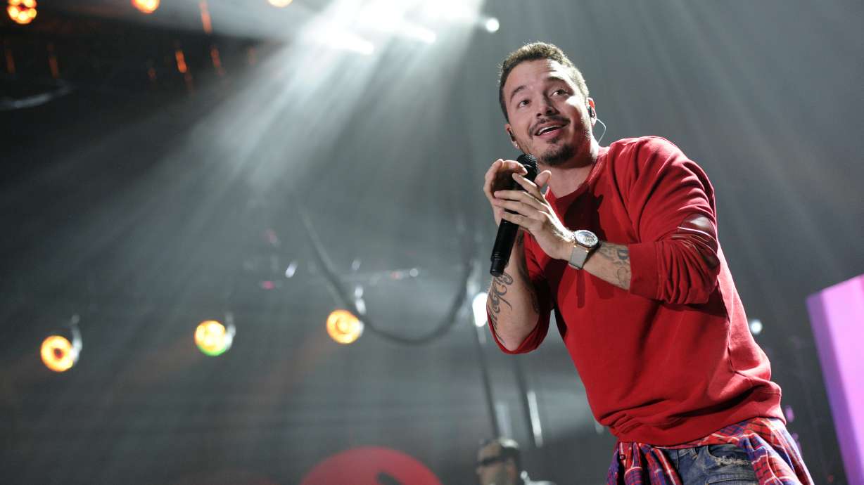 Univision dropping Miss USA pageant over Trump comments