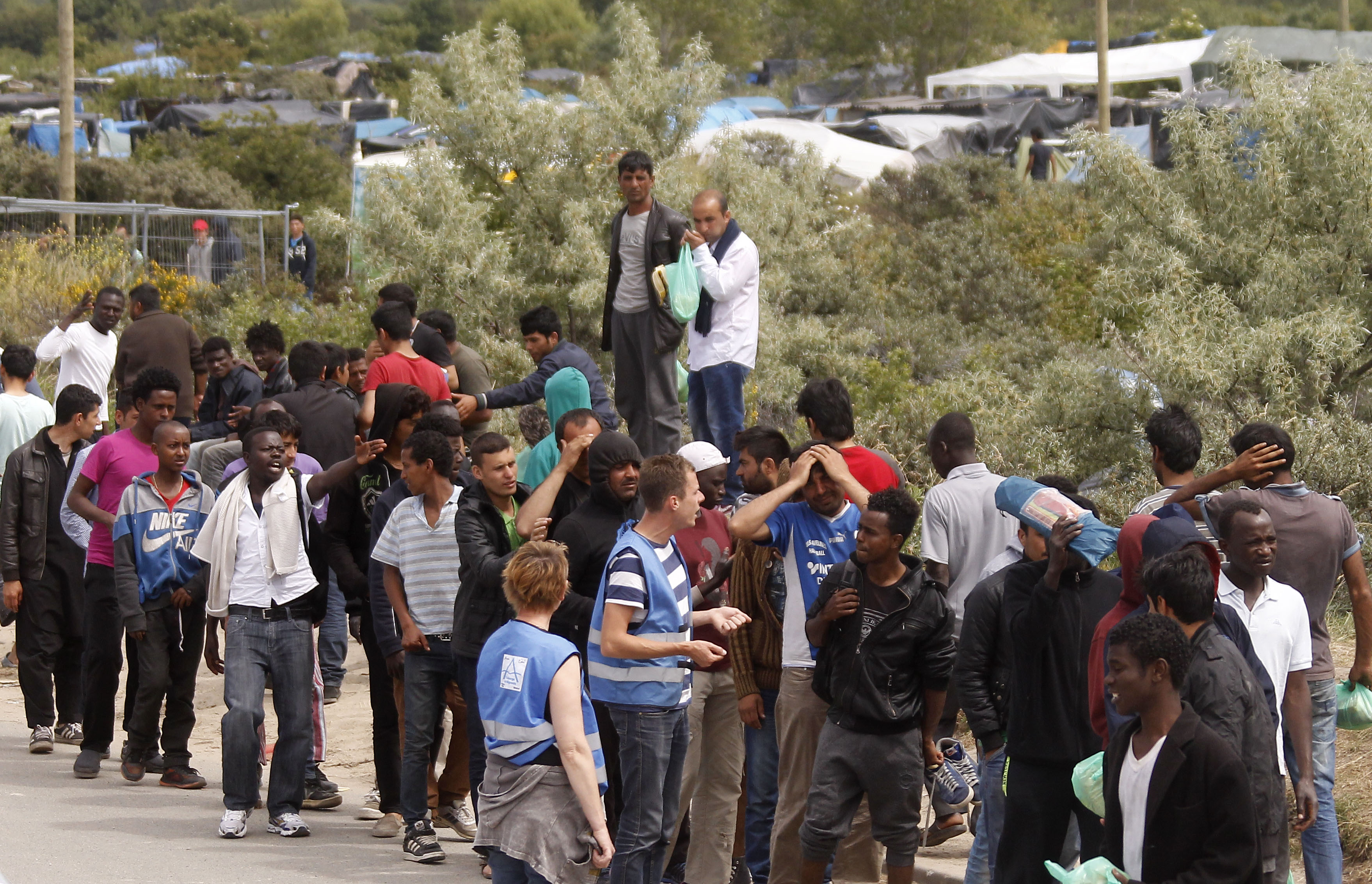 Italy in emotional plea for EU help on migrants