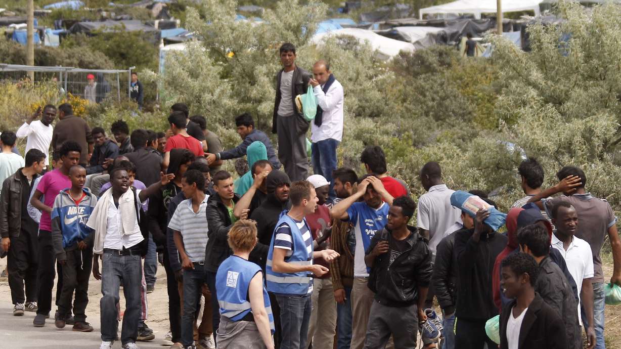 Italy in emotional plea for EU help on migrants