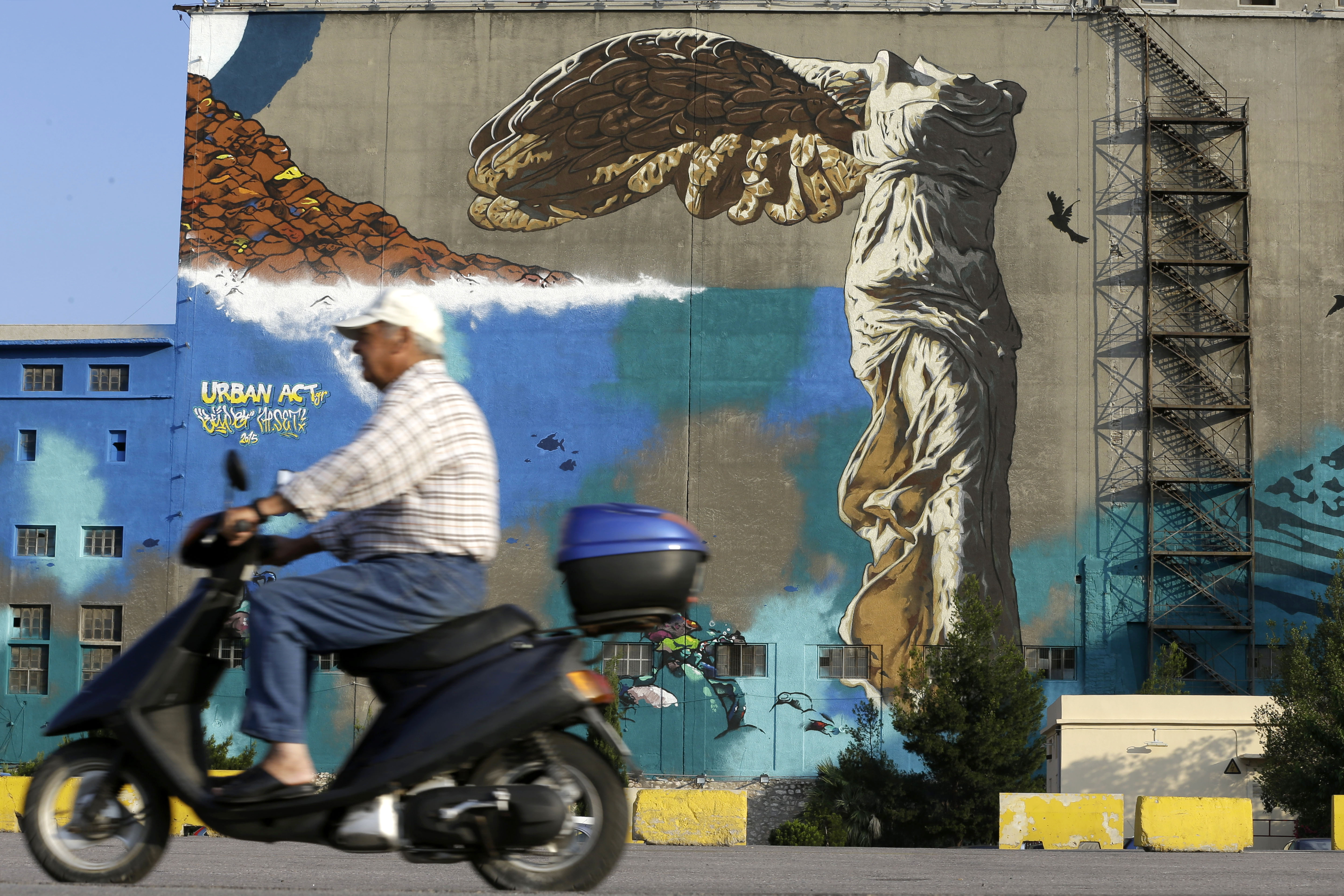 The Latest: No bank withdrawal limits on foreign cards