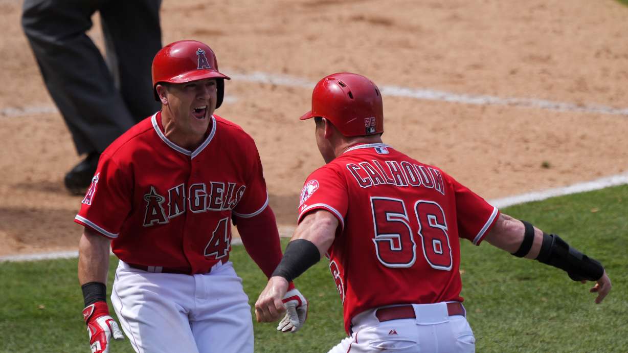 Angels win on wild pitch, beat Mariners 3-2 in 10 innings