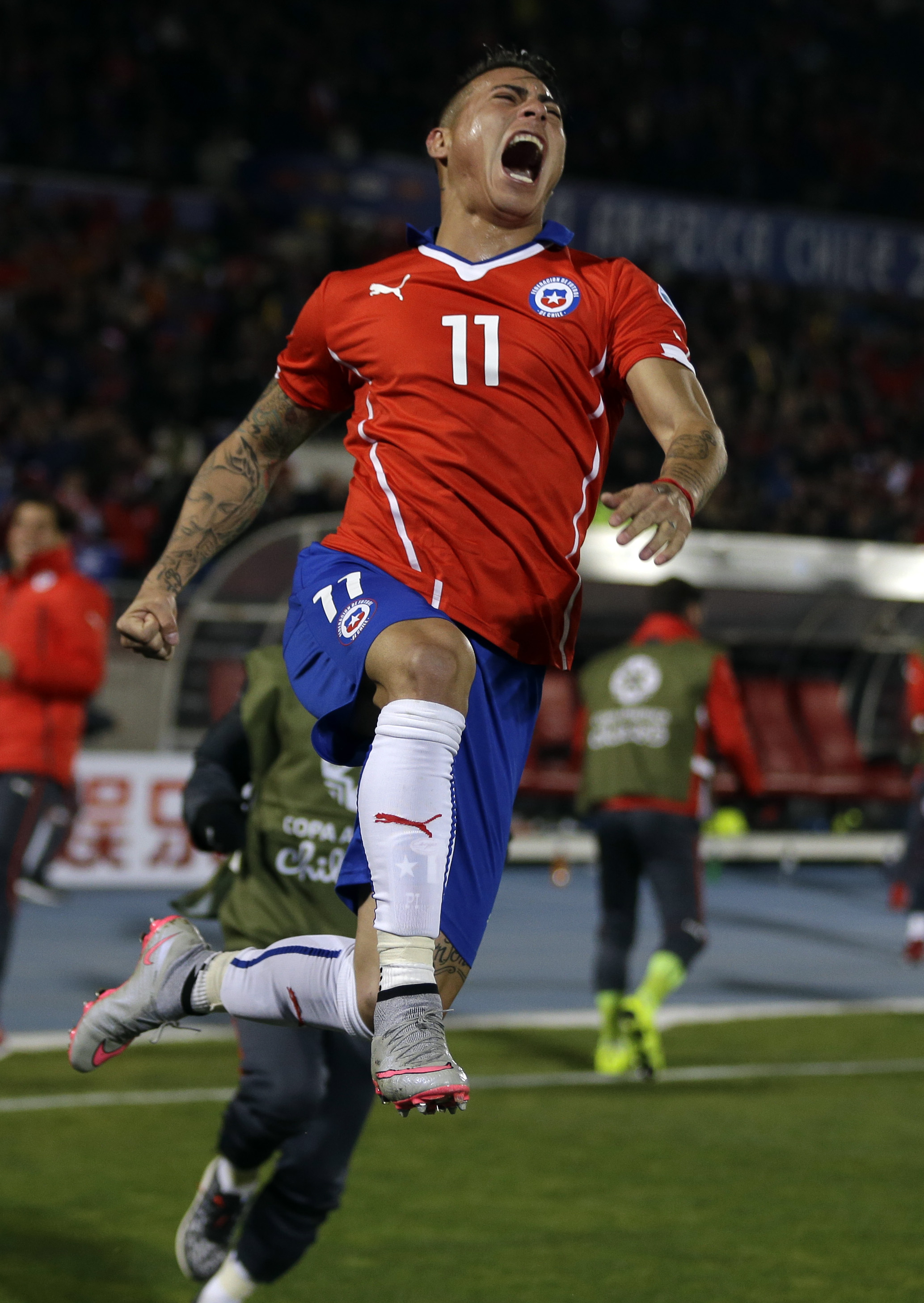 Chile beats Peru 2-1 to reach Copa America final