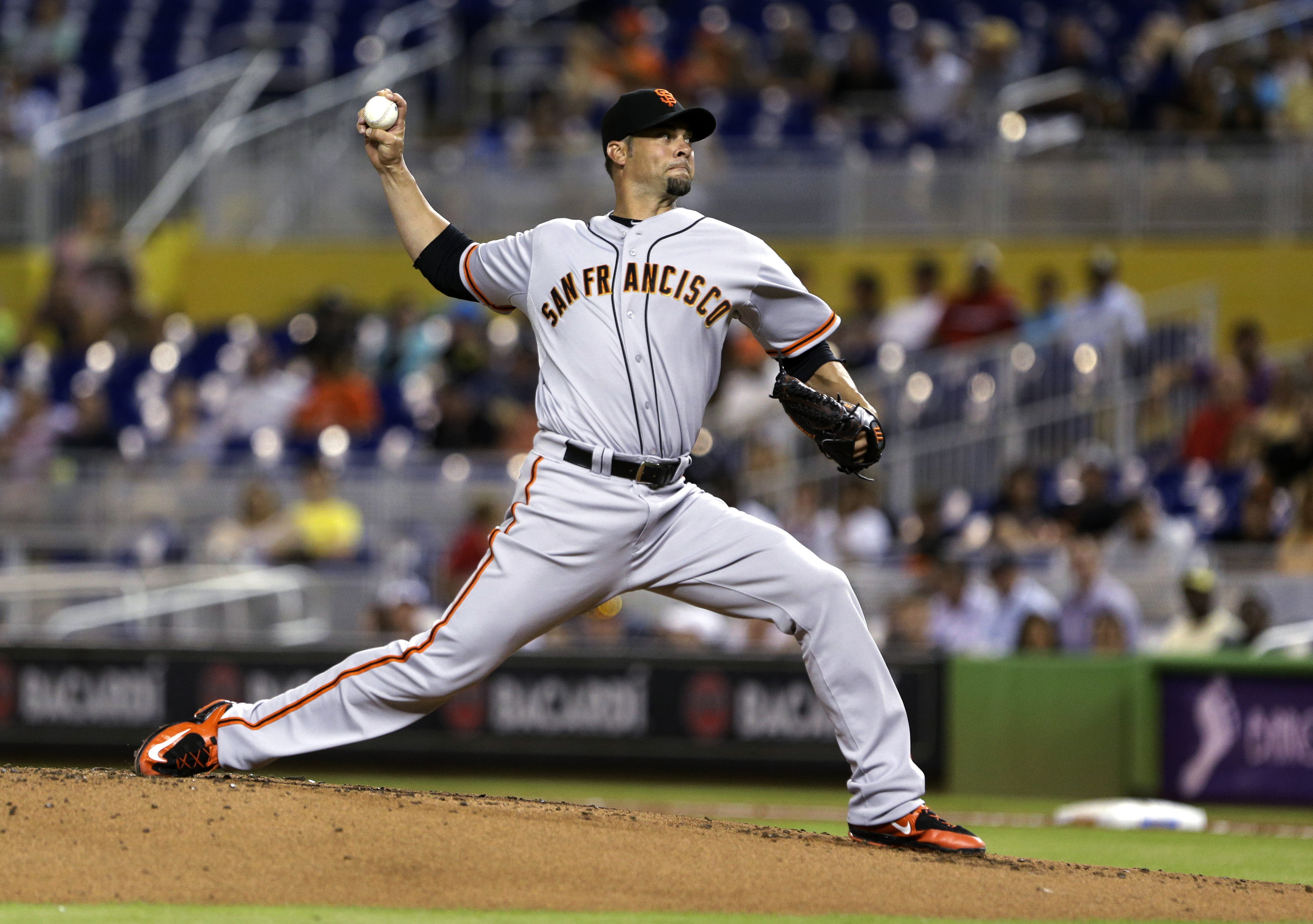 Gordon's inside-the-park homer helps Marlins beat Giants 5-3