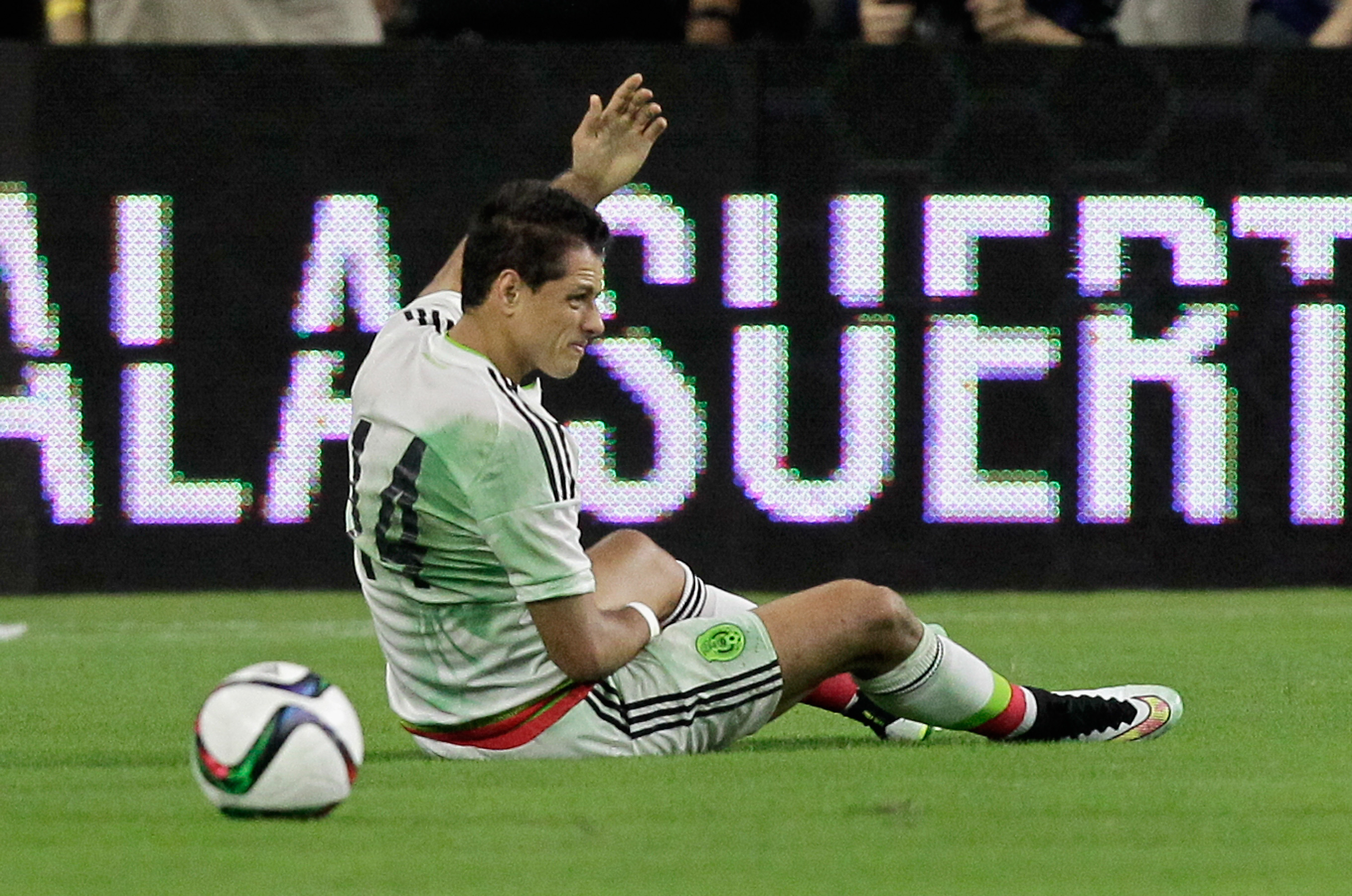 Chicharito injures collarbone as Mexico ties Honduras