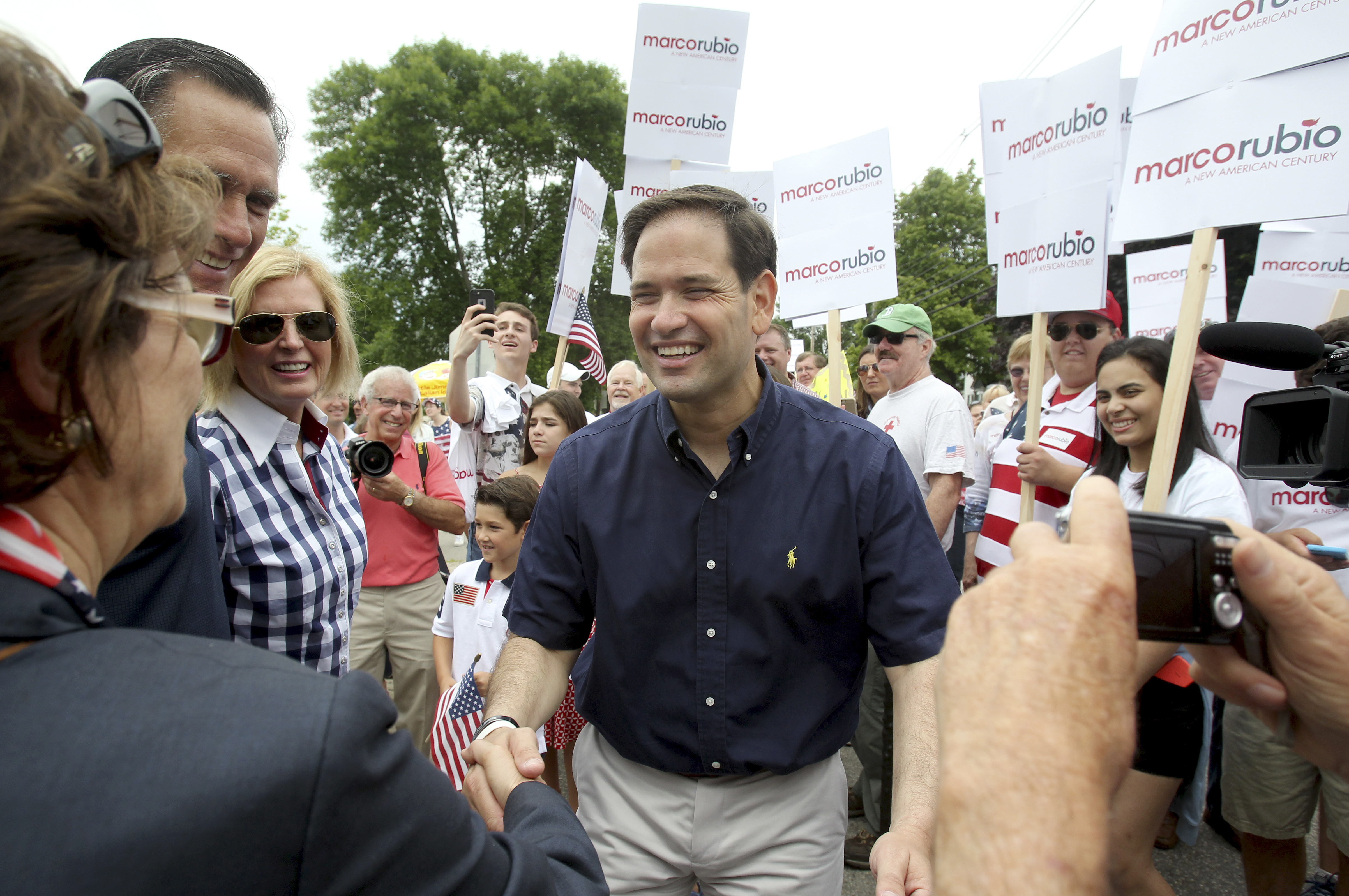 Rubio jabs both parties in economic pitch