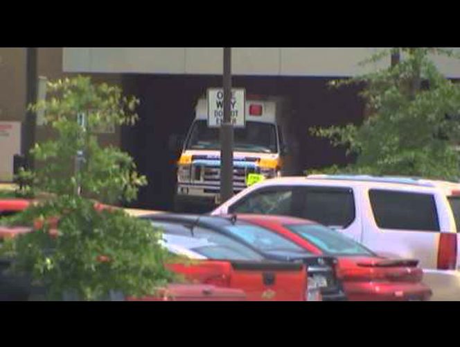 Hospital no despedirá a enfermera que dejó caer a recién nacido causándole fractura de cráneo 