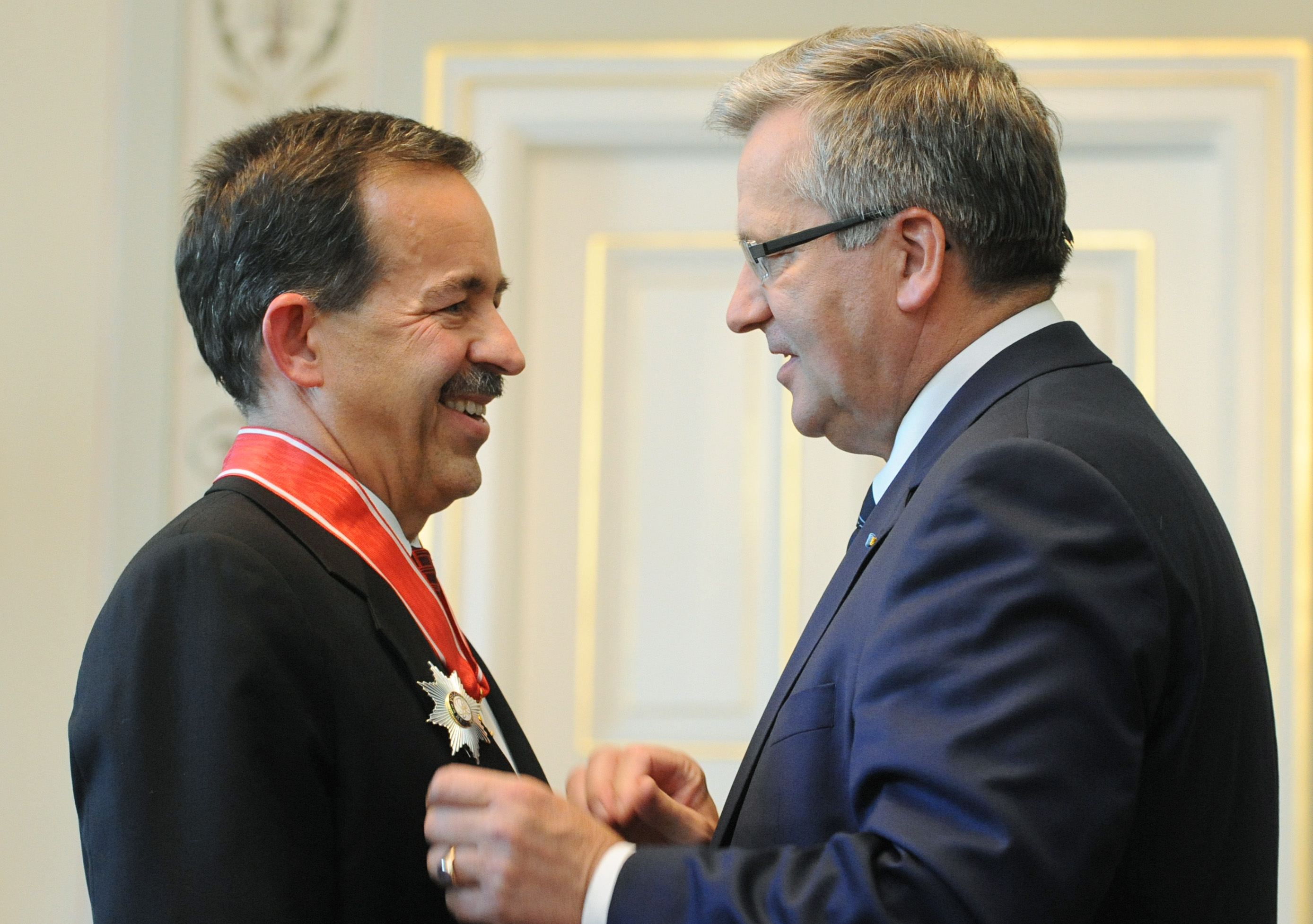 Outgoing US ambassador to Poland is honored for his service