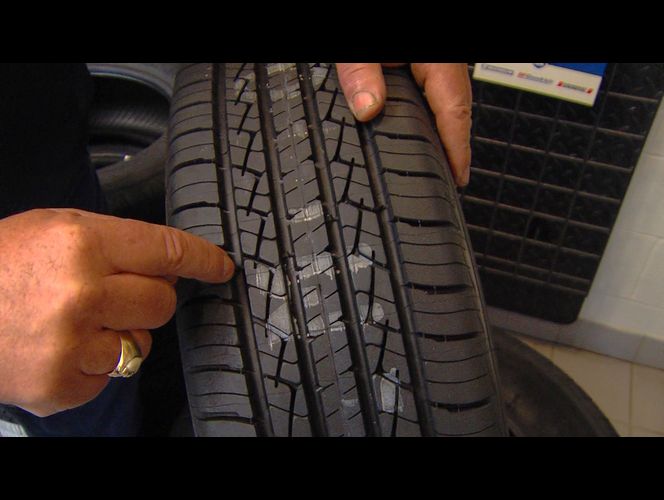 Nueva forma de "revivir" neumáticos usados para venderlos podría ser fatal; cómo darse cuenta 