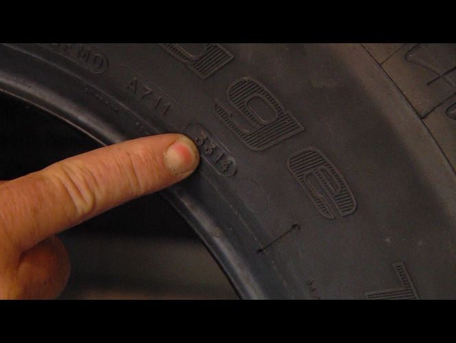 Nueva forma de "revivir" neumáticos usados para venderlos podría ser fatal; cómo darse cuenta 