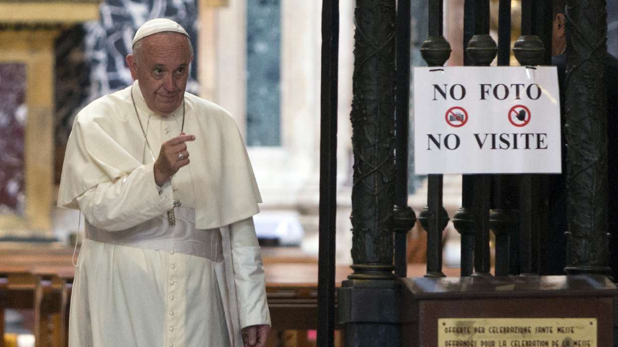 Pope acknowledges US critics, and downplays US-Cuba role