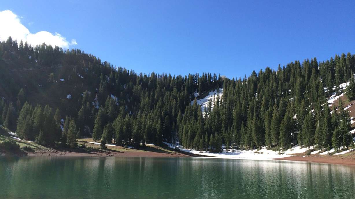 For a lakeside picnic, hike to Desolation Lake in Big Cottonwood Canyon