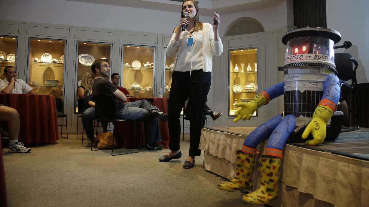 Hitchhiking robot embarks on coast-to-coast tour across US