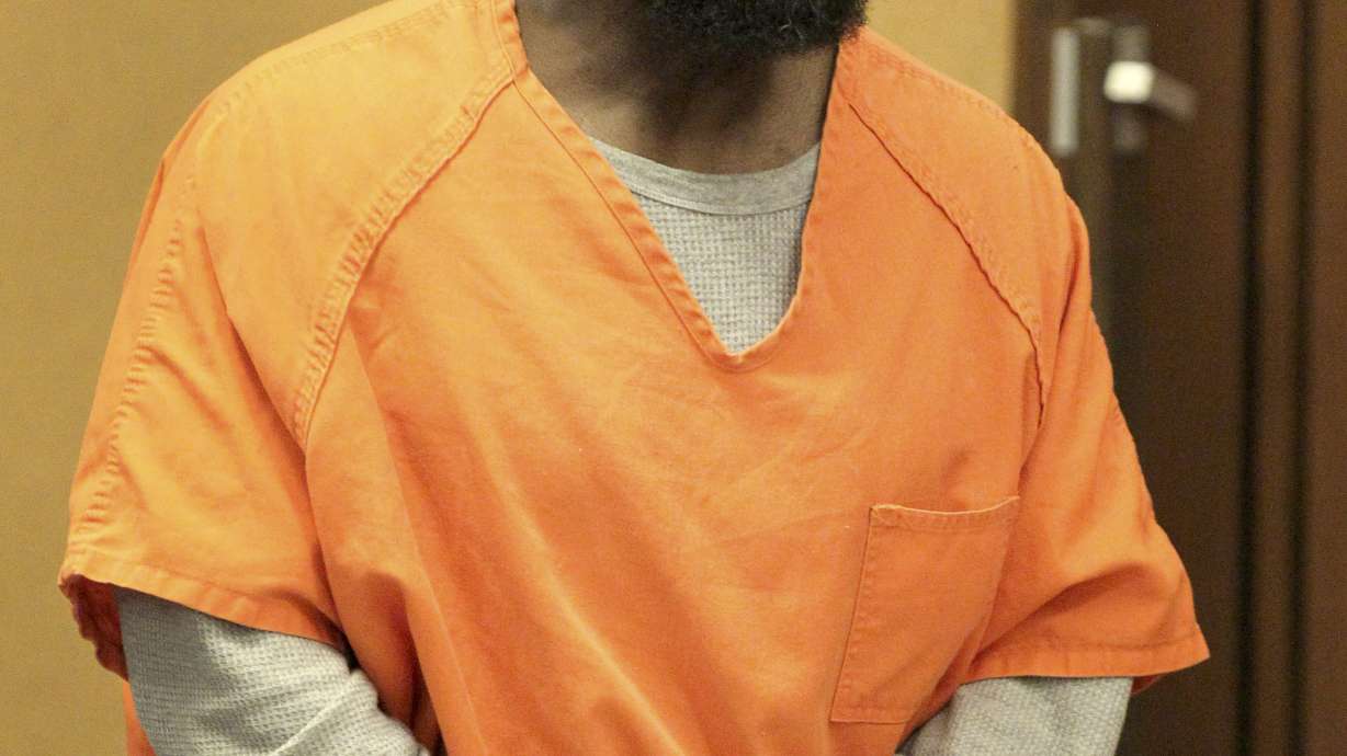Man convicted of killing Cleveland policeman gets new trial