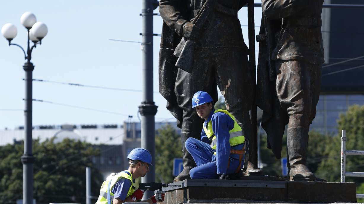 Lithuania removes remaining Soviet-era statues in capital