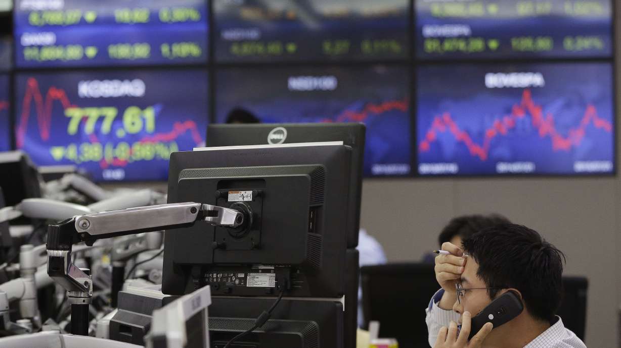 Tech shares lead an early slump for US stocks