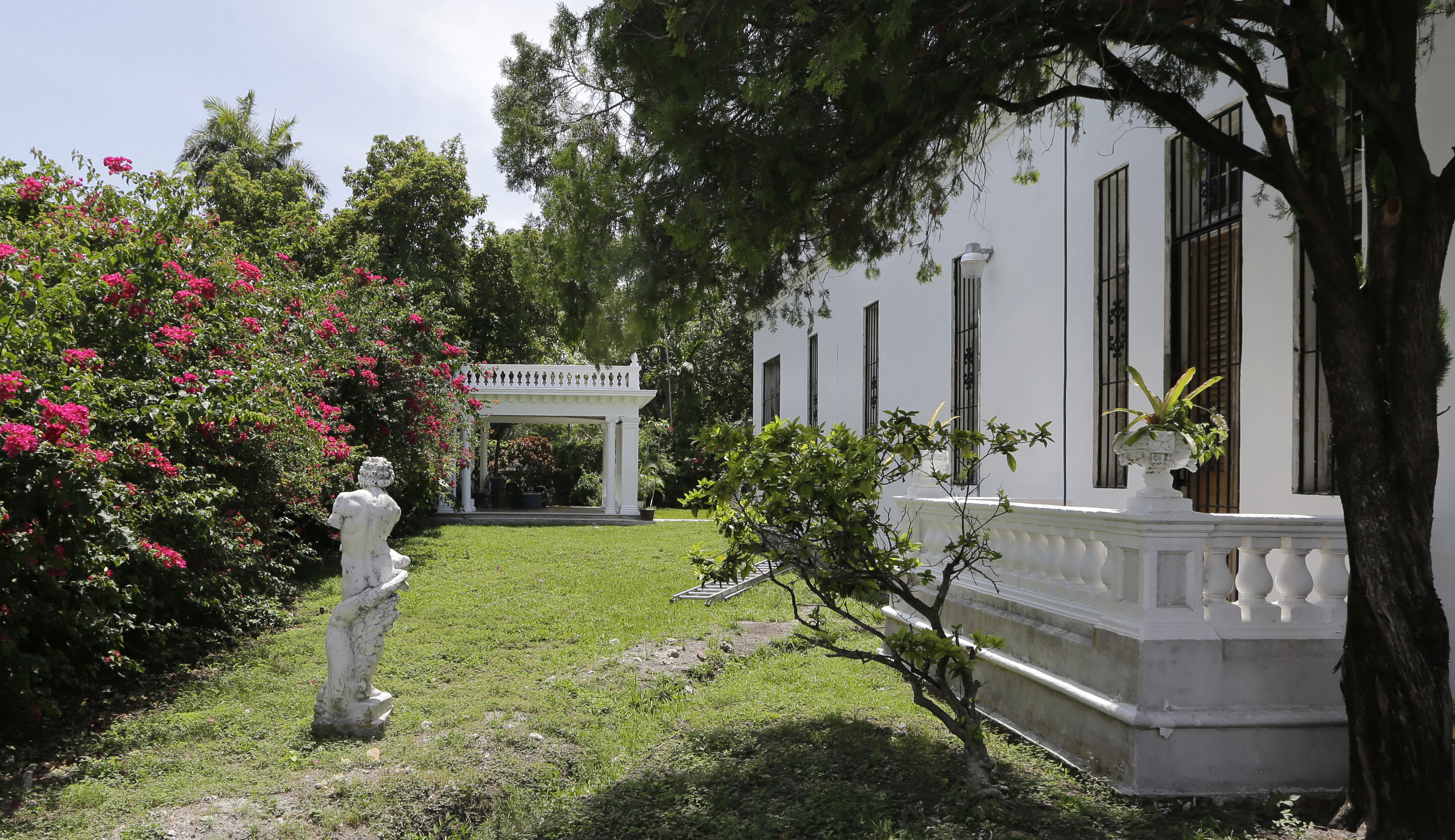 Cuban consulate possibility divides Miami, Tampa officials