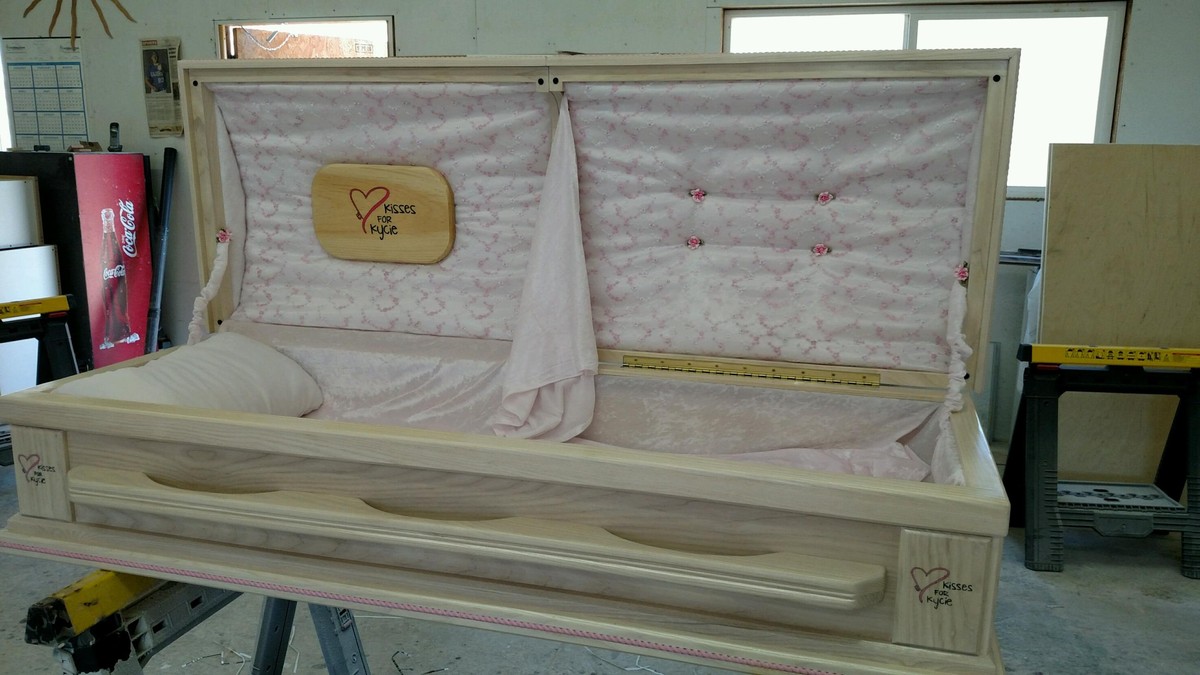 Utah couple donates caskets to families who have lost children