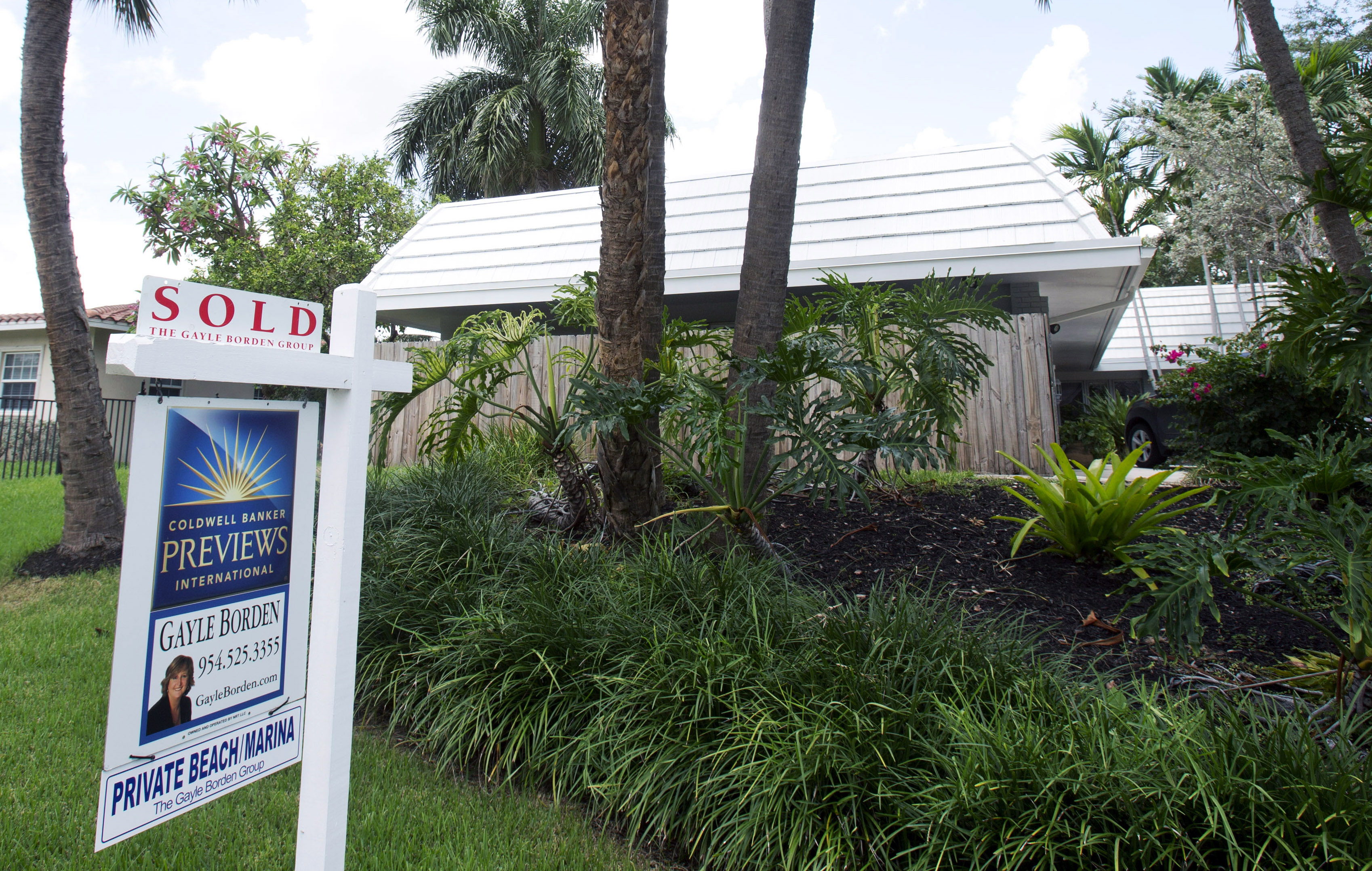 Average US rate on 30-year mortgage falls to 4.04 percent