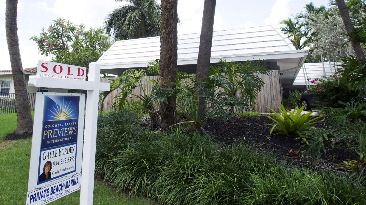 Average US rate on 30-year mortgage falls to 4.04 percent