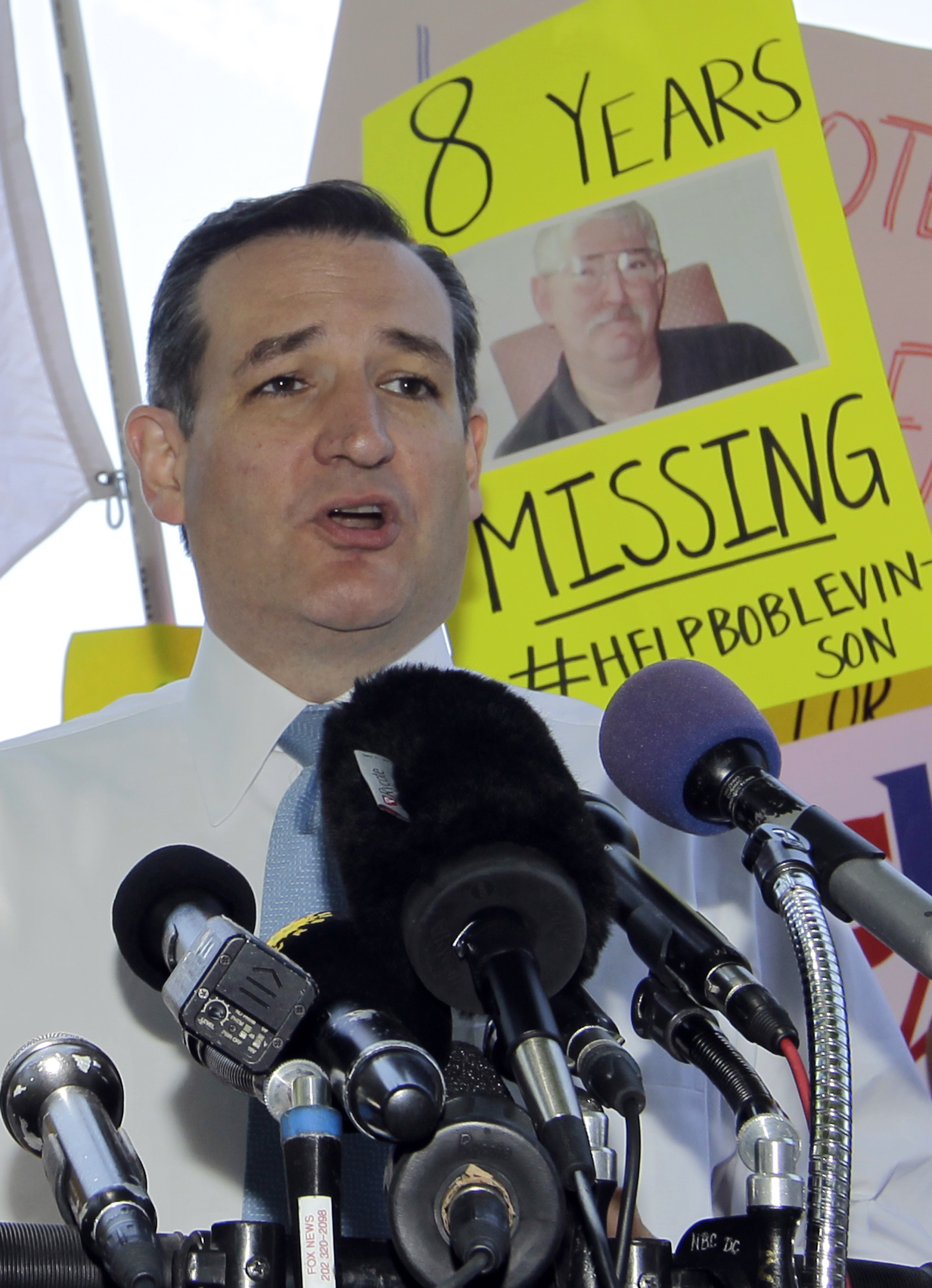 In stunning attack, Cruz accuses leader McConnell of lying