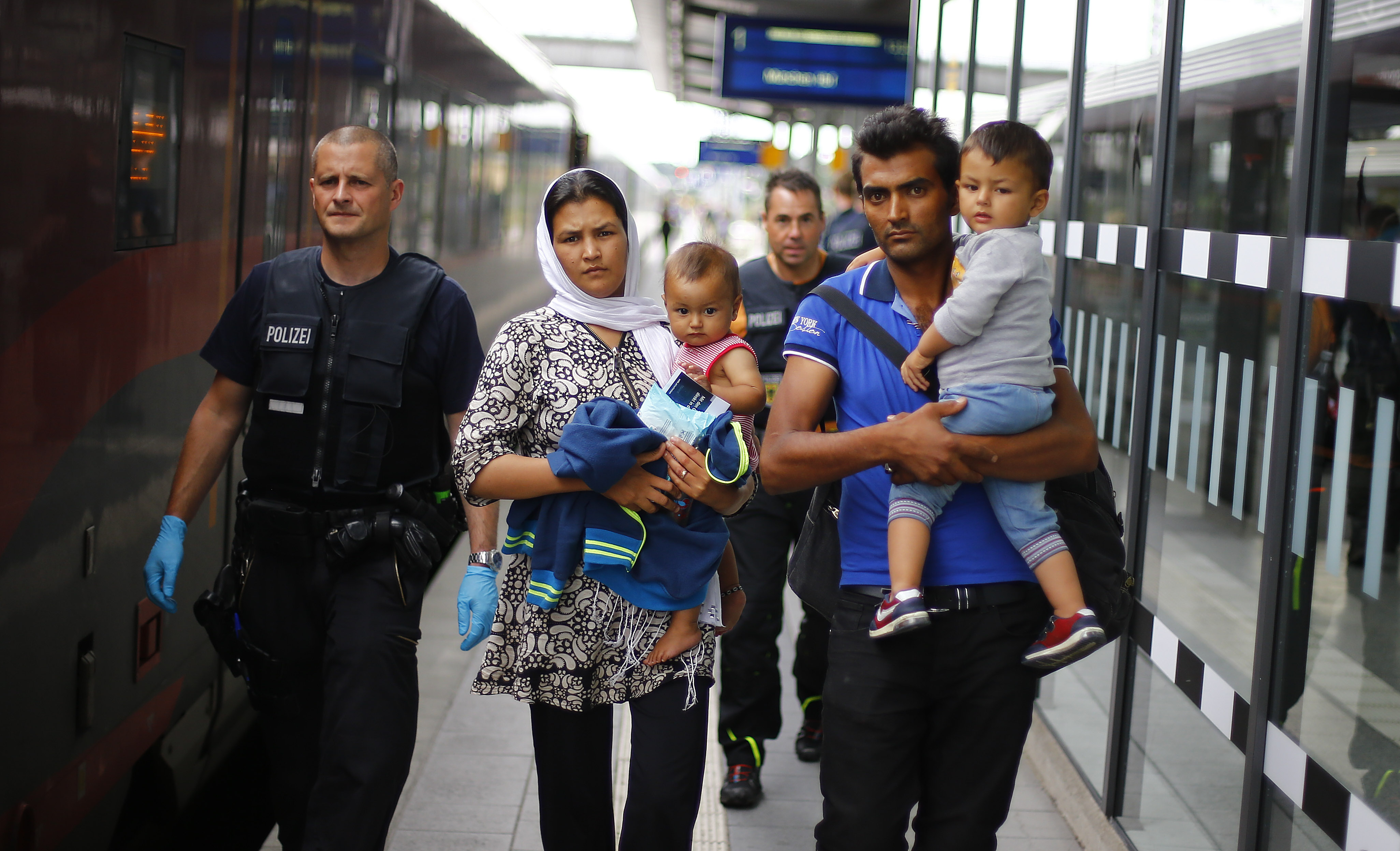 Activists warn of refugee housing crisis in German capital