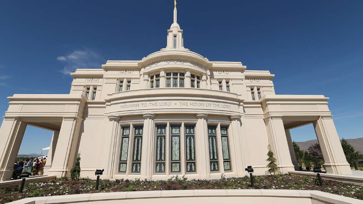 Infographic shows progress of LDS temples being constructed