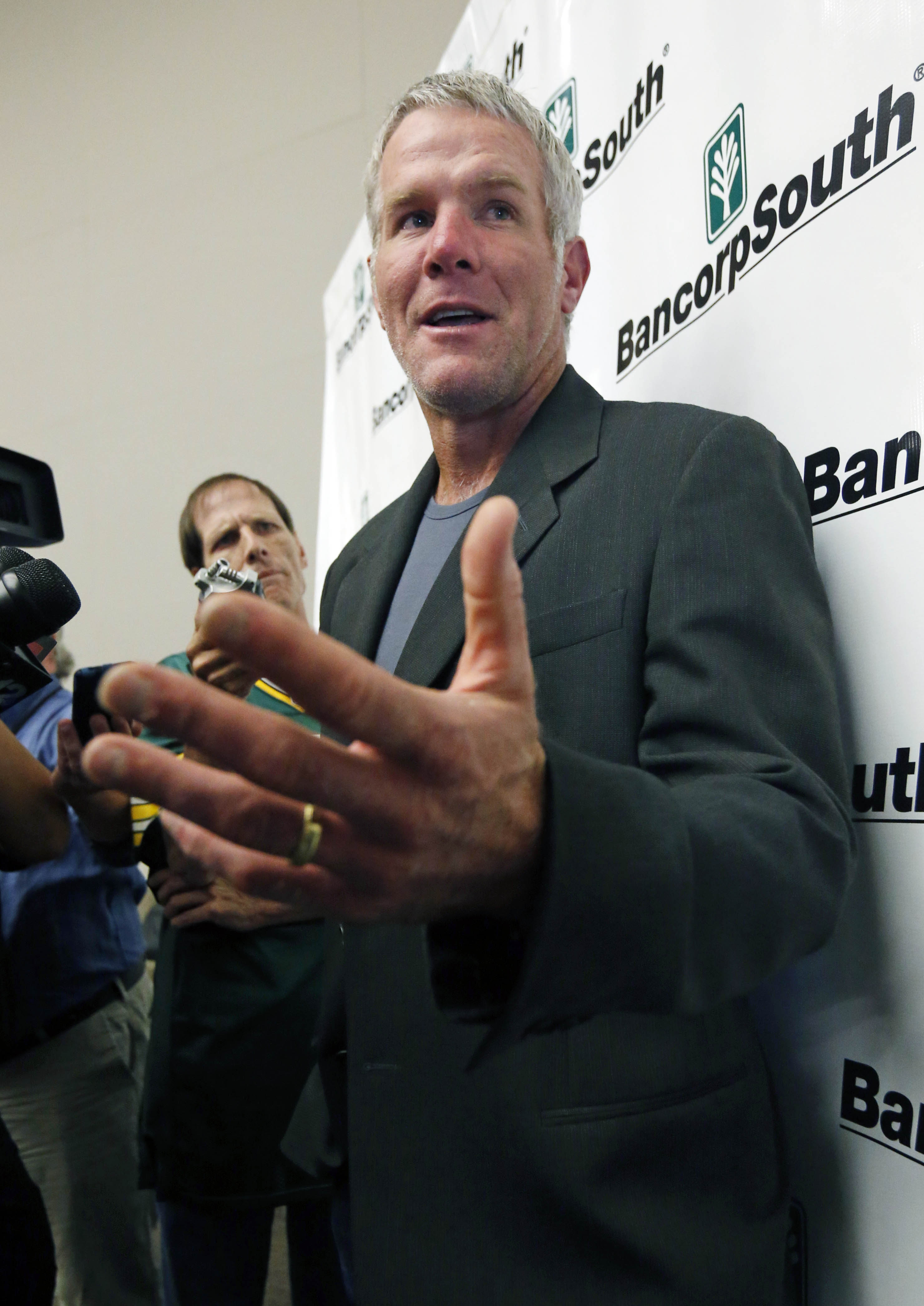Favre inducted into Mississippi Sports Hall of Fame