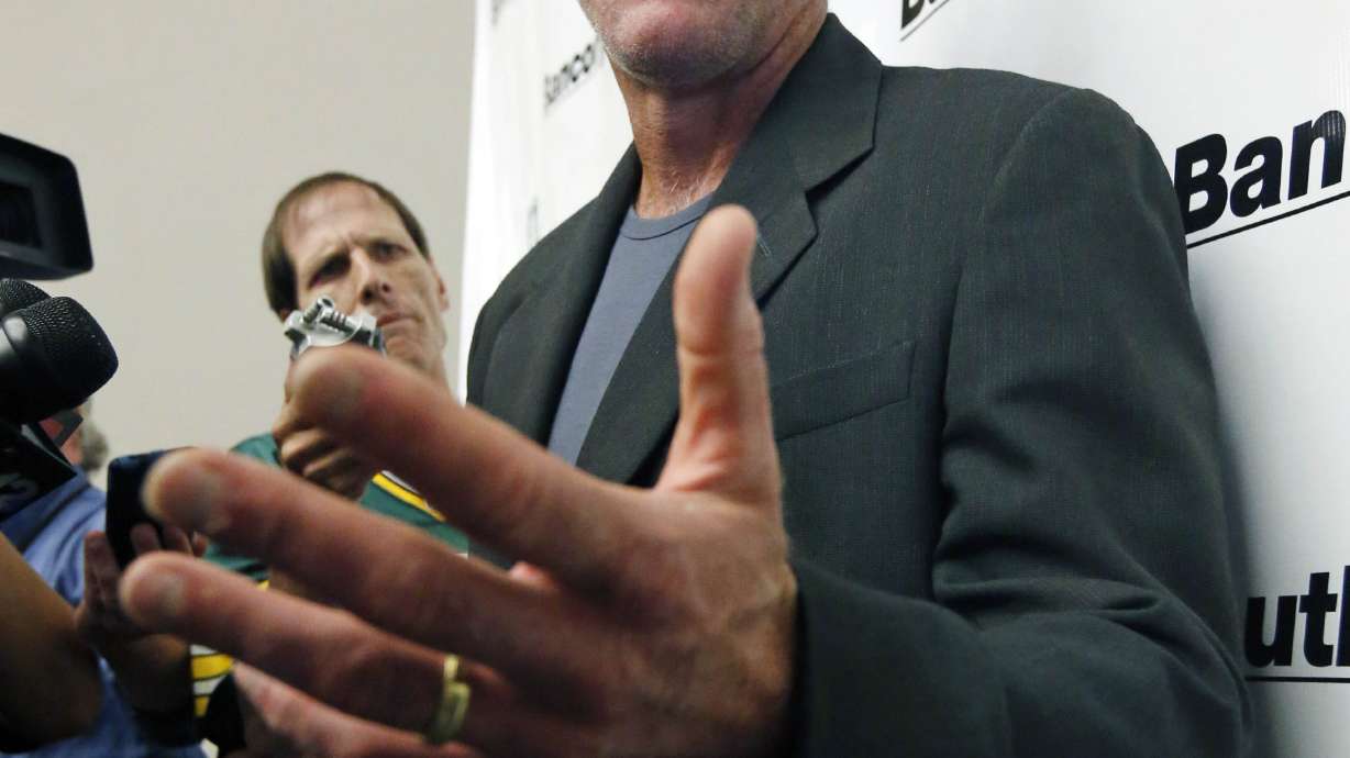 Favre inducted into Mississippi Sports Hall of Fame