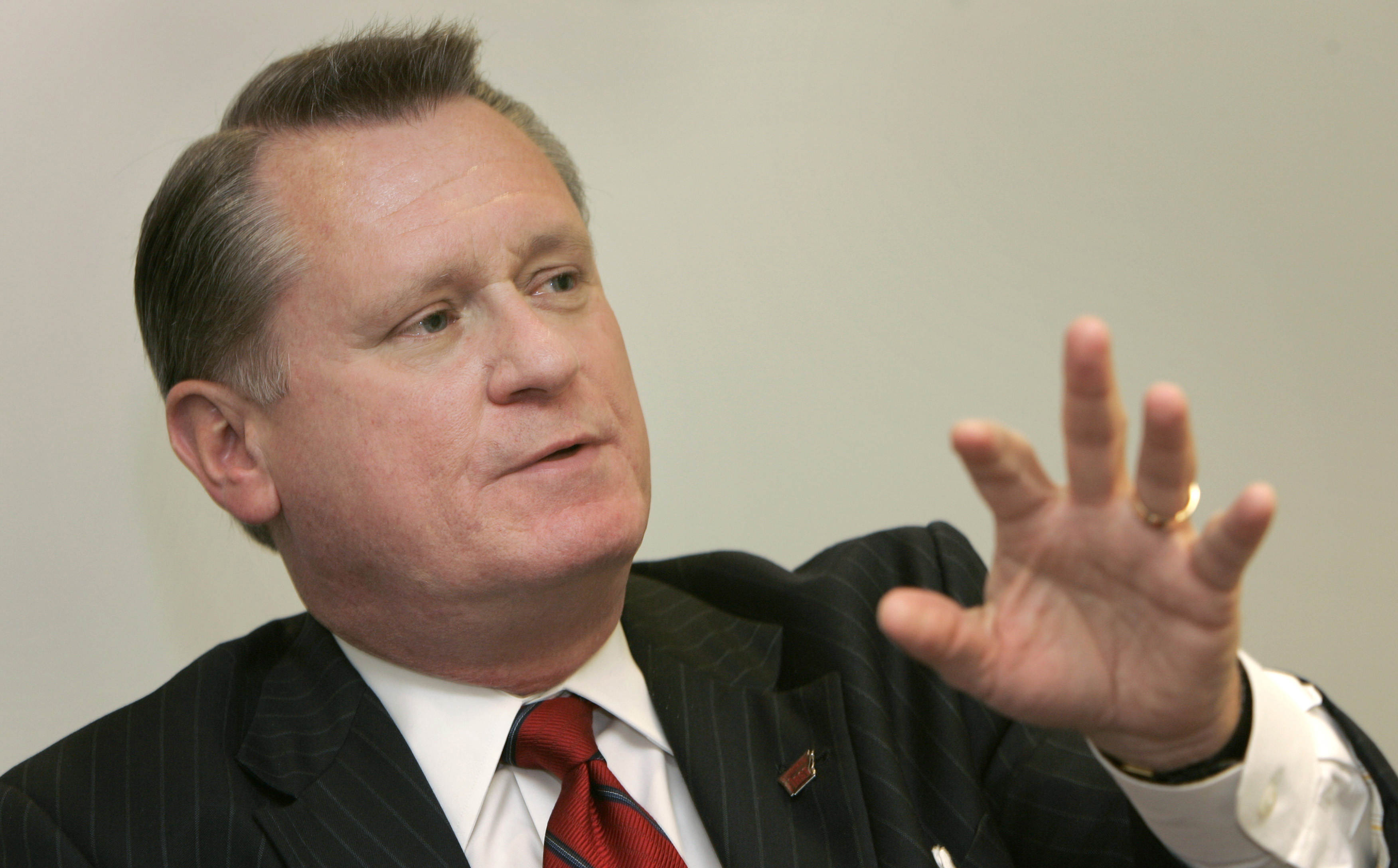 Gearhart leaves after 7 years leading University of Arkansas