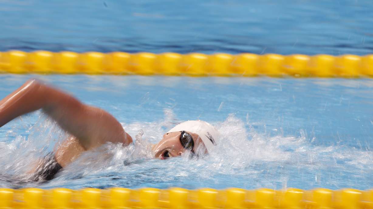 US teen Ledecky improves her own world record in 1,500 free
