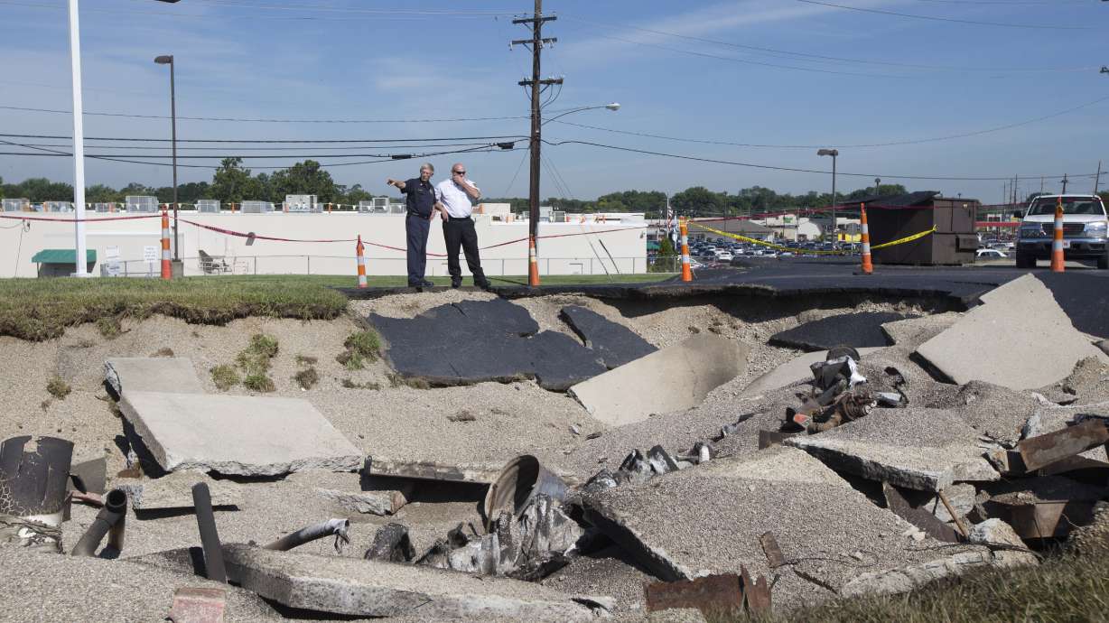 Lightning blamed for fuel tank explosion at Ohio gas station