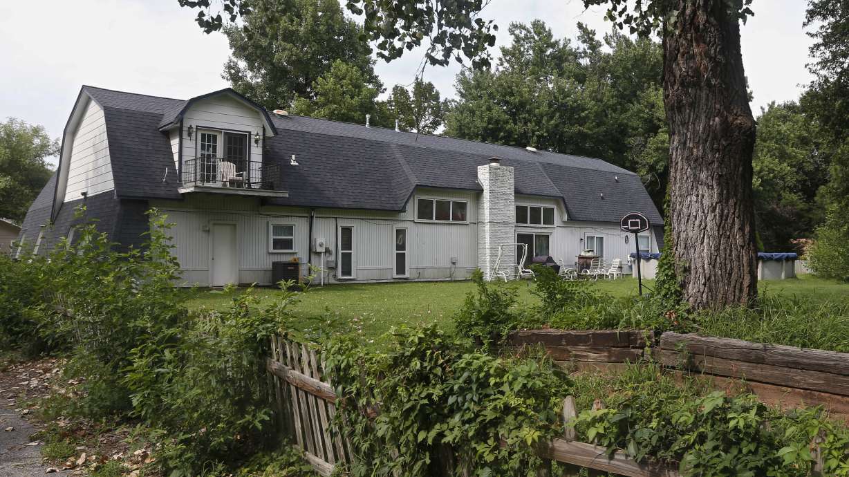 Judge allows release of 911 call transcript in killings of 5