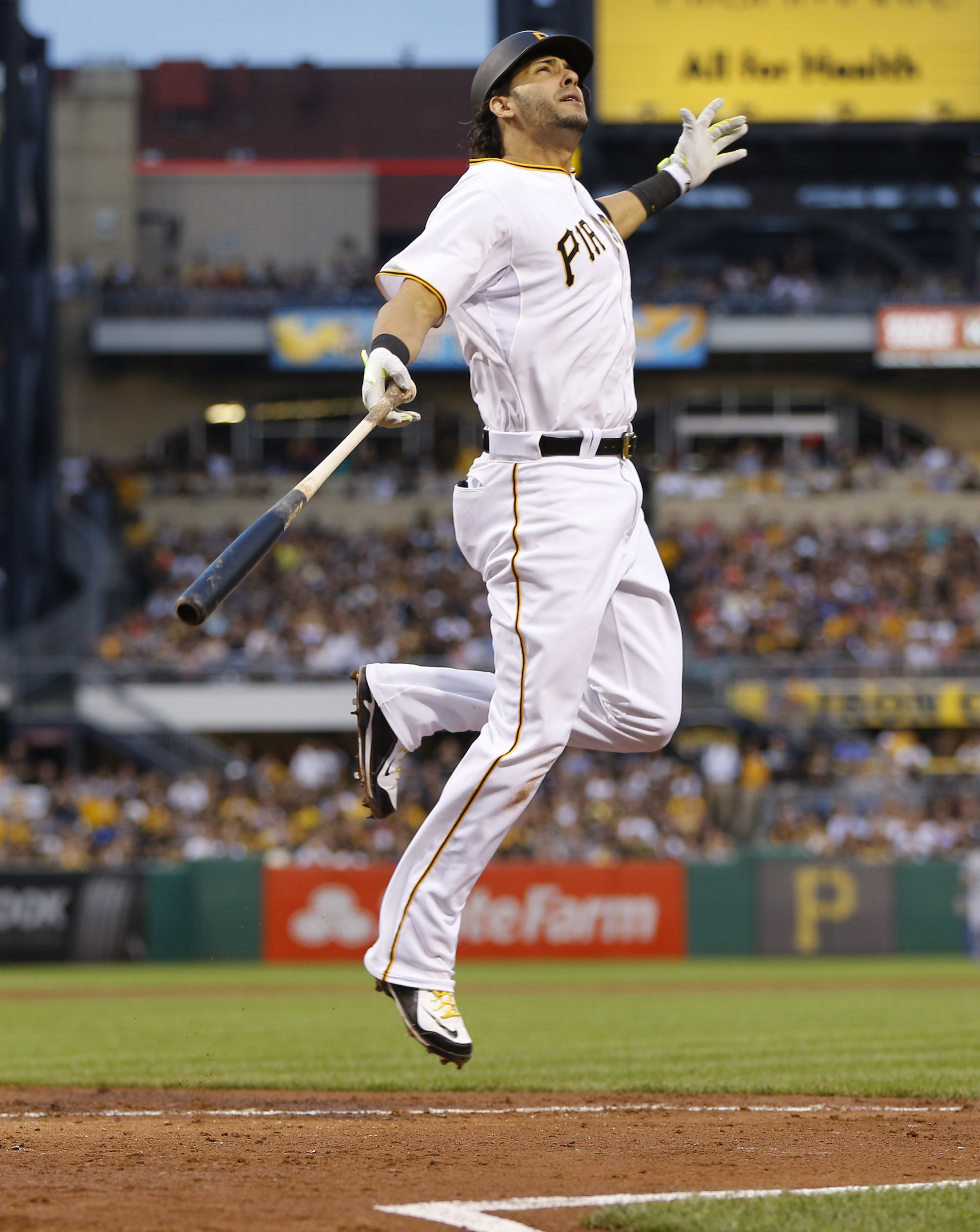 Alvarez's pinch-hit in 10th lifts Pirates over Dodgers 5-4